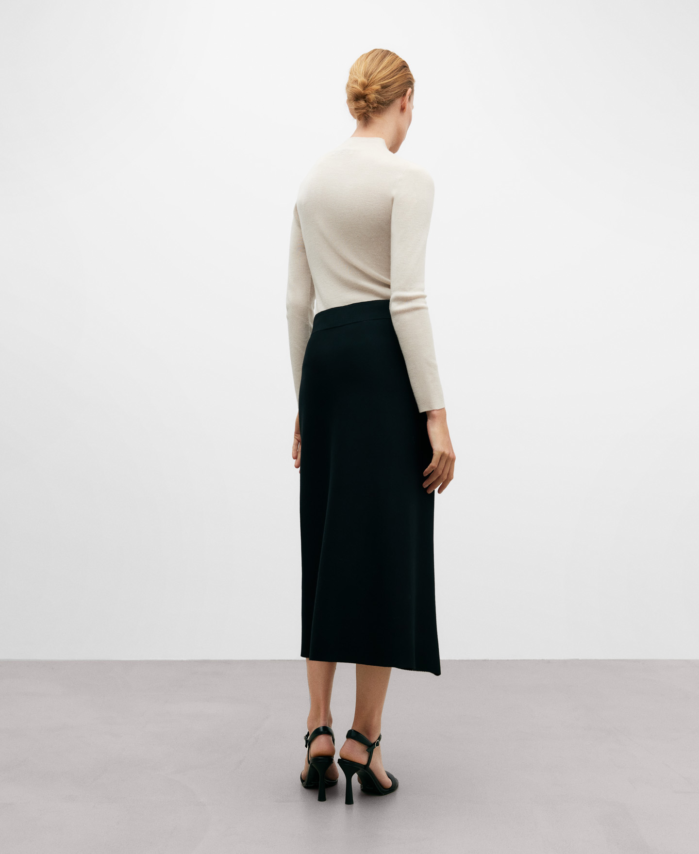 Rounded draped skirt for women image number 2