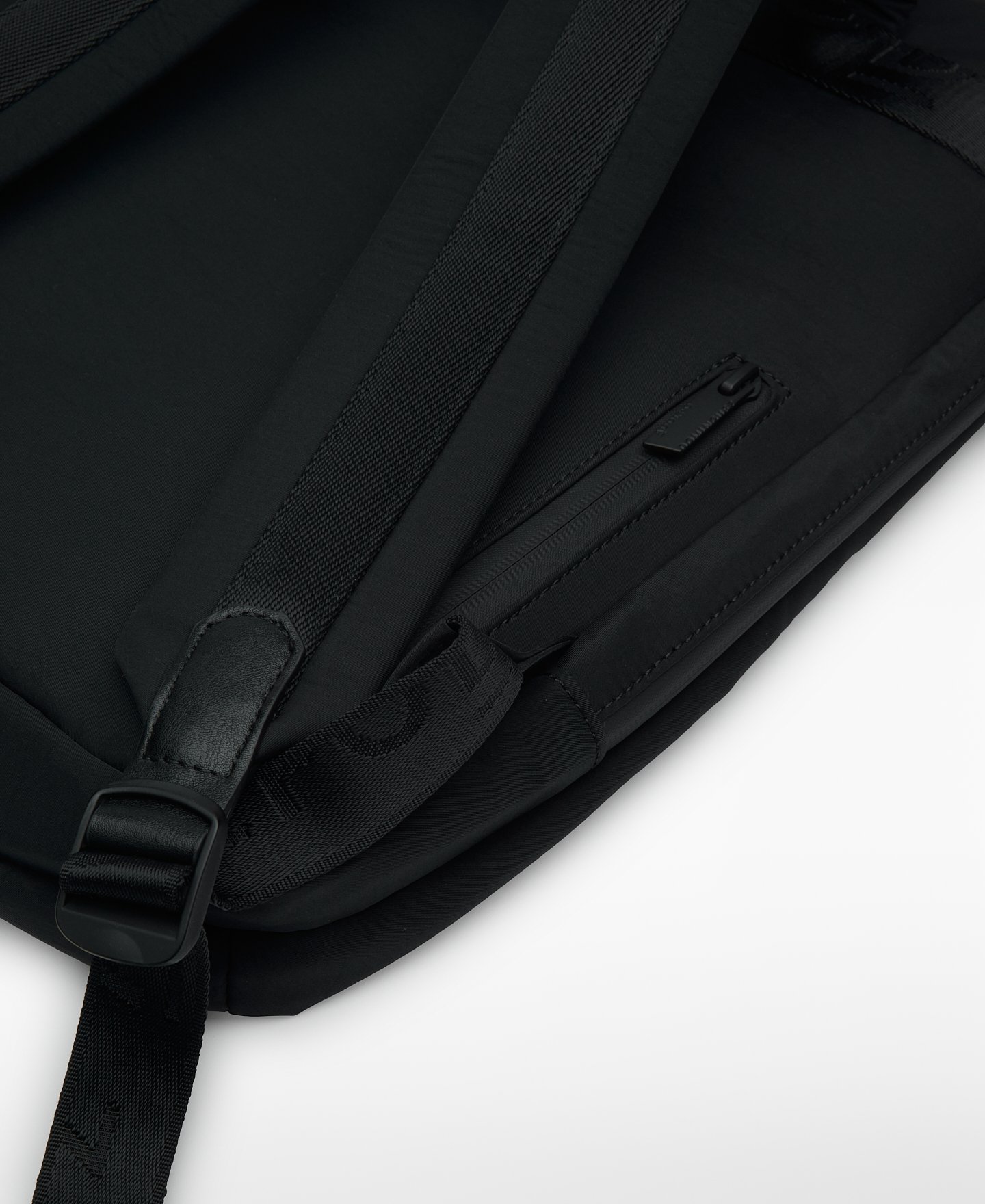 Flap compact backpack man image number 7