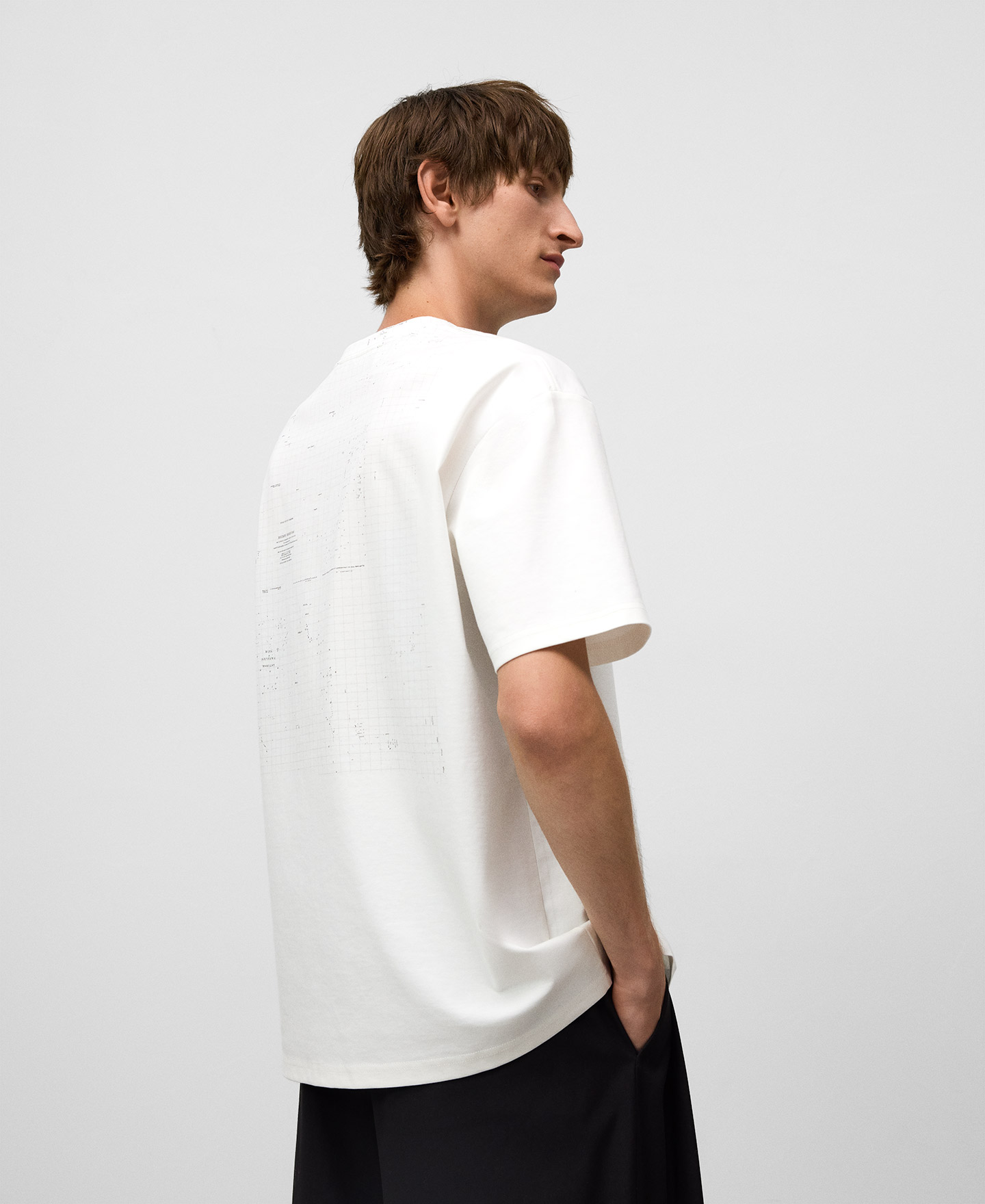 Camiseta estampado mapa hombre image number 2