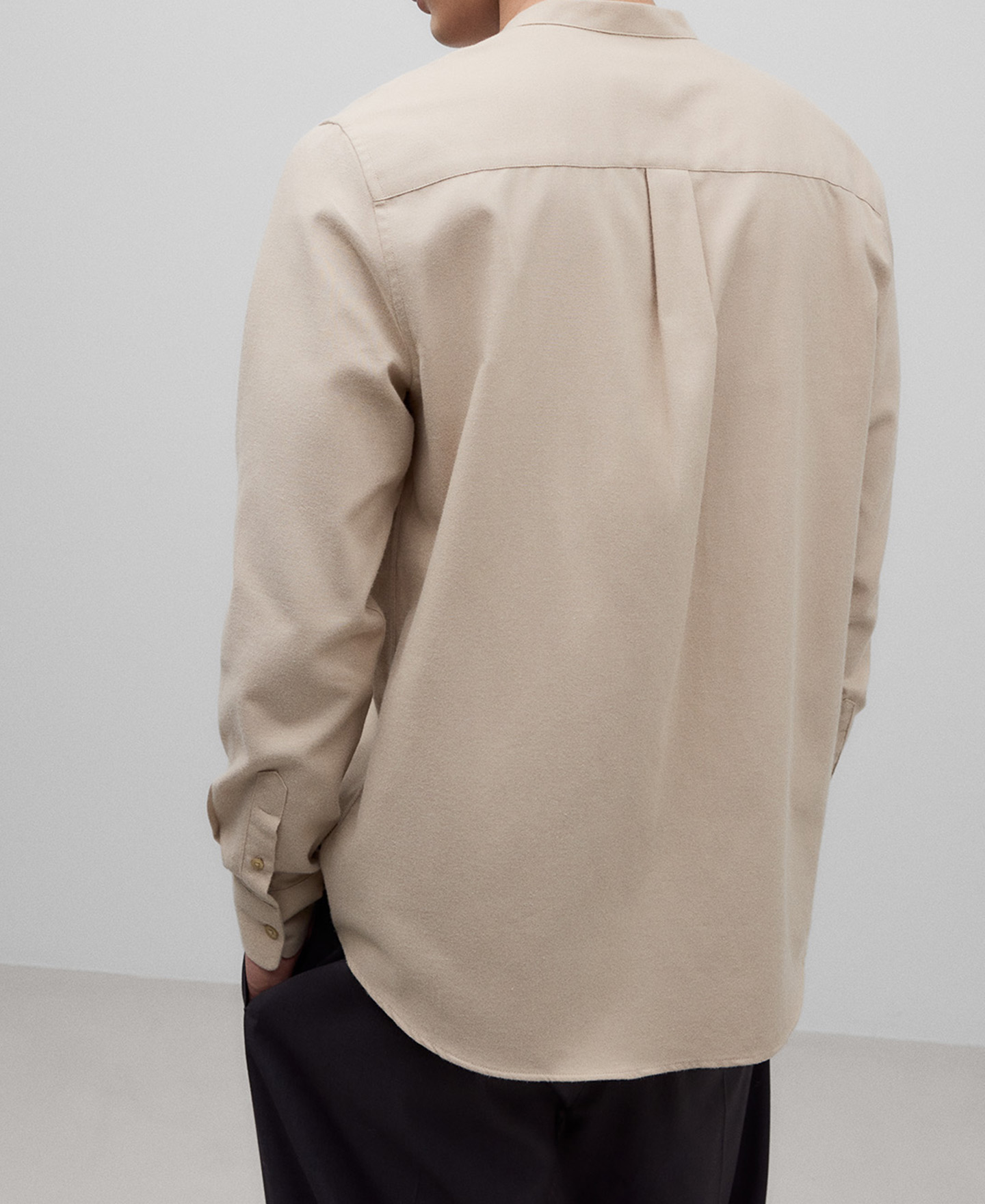 Camisa algod&oacute;n cuello Mao hombre image number 2