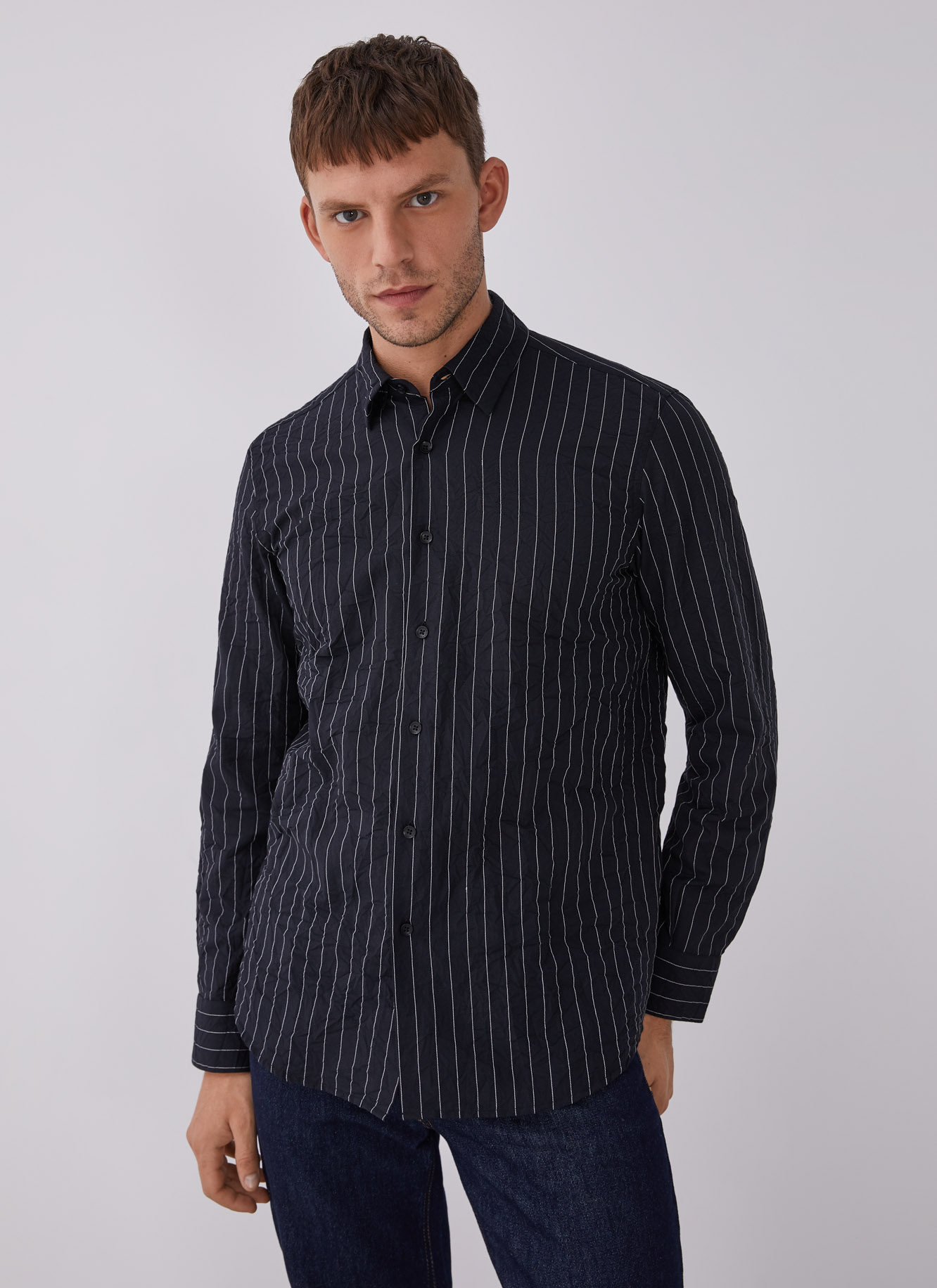 Contrasting striped shirt image number 0