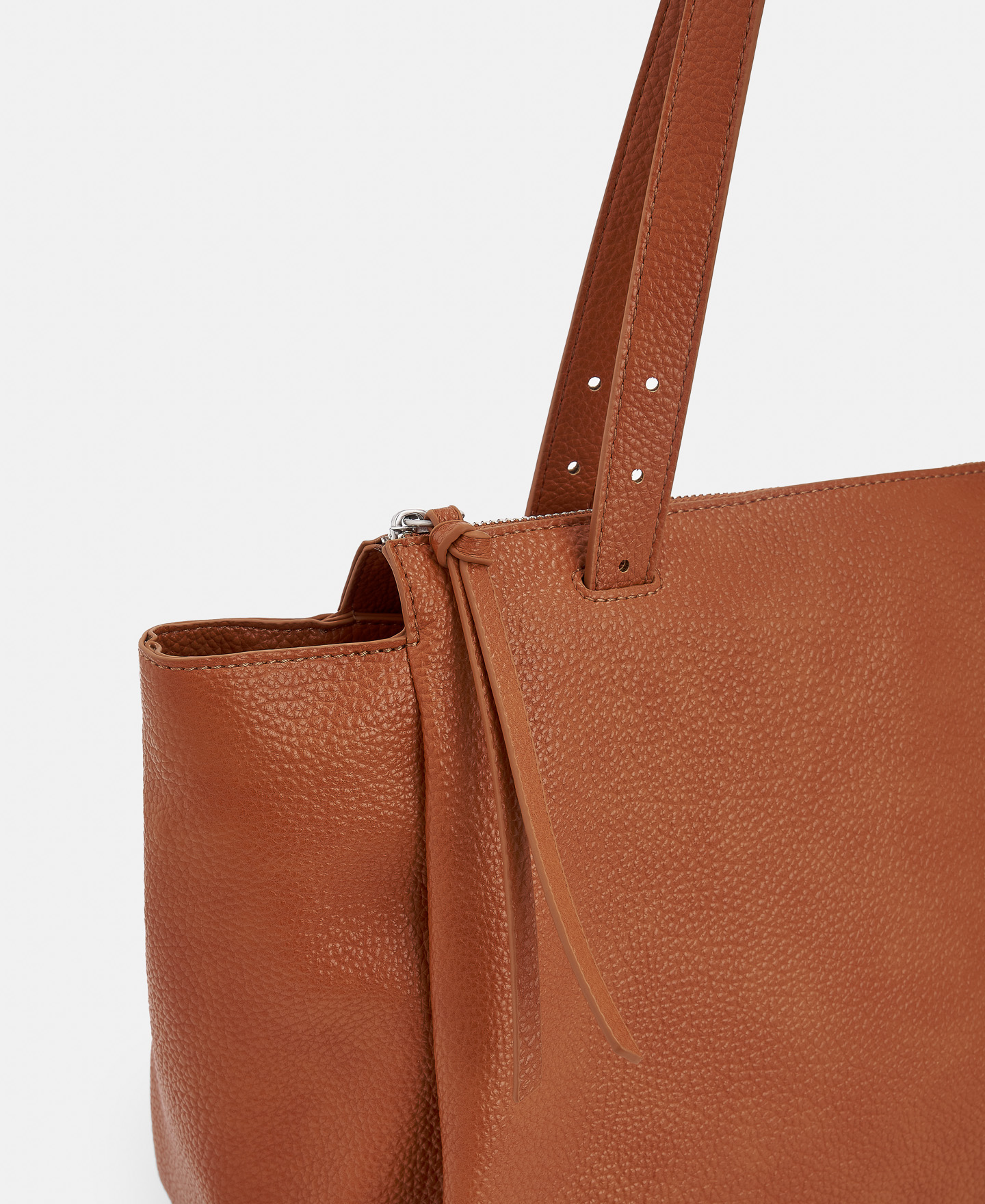 Bolso city en material reciclado image number 3