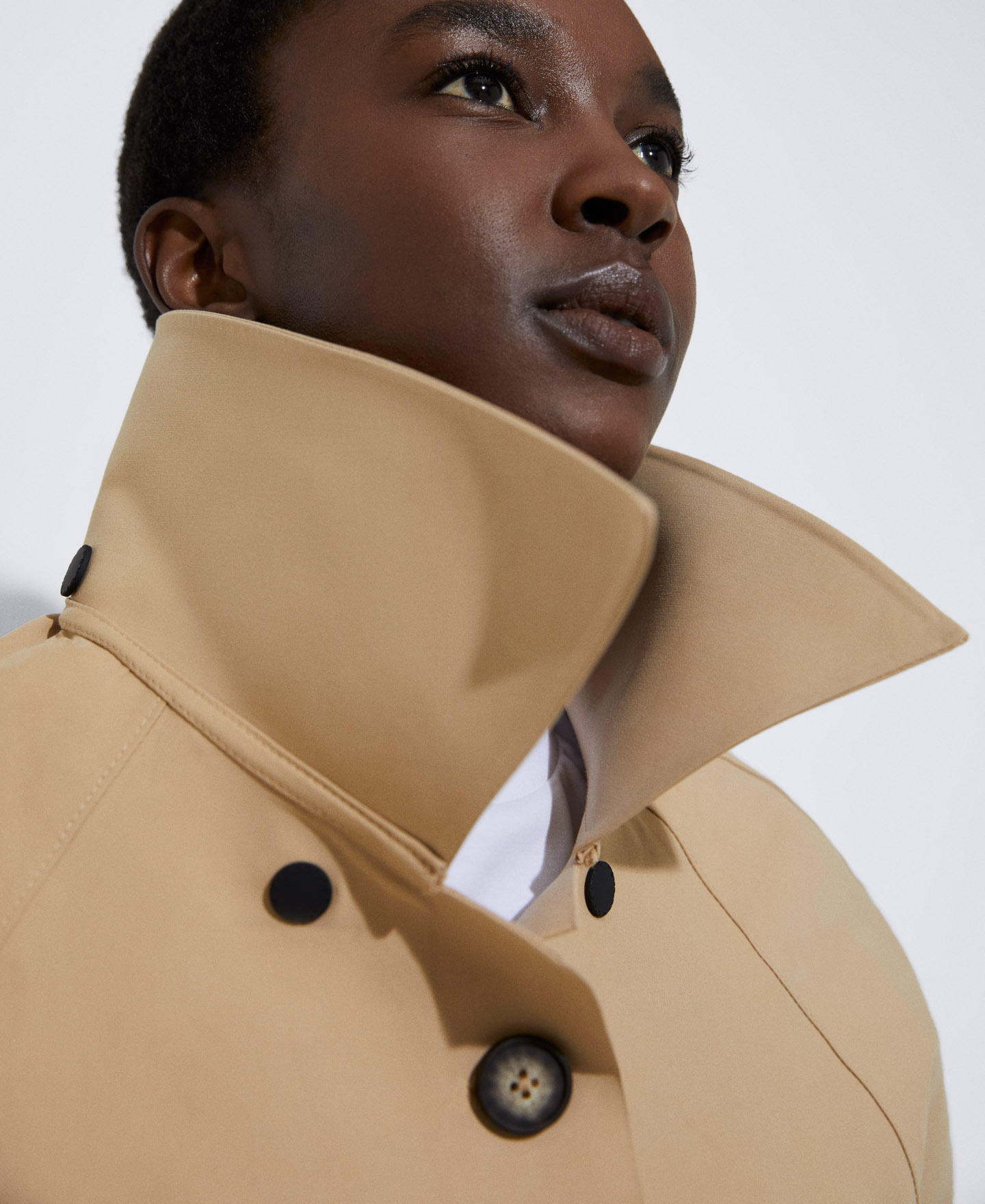 Trench with removable hood image number 3