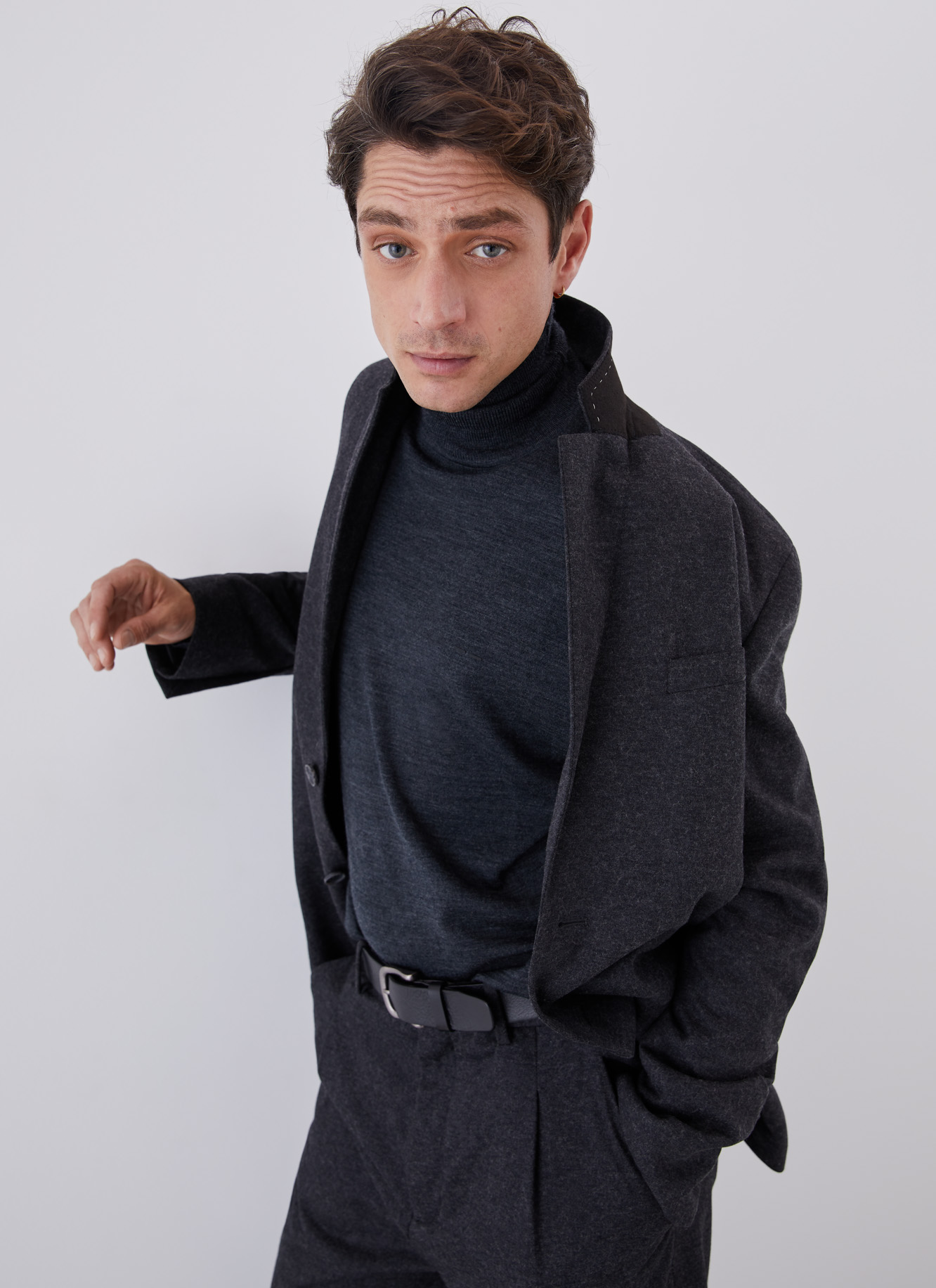 Merino wool sweater with high collar image number 4
