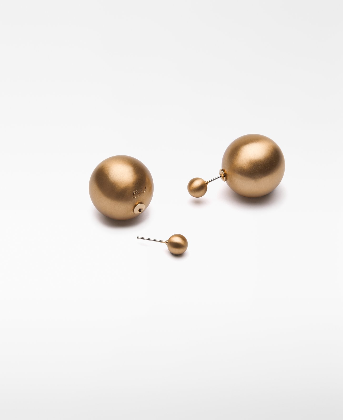 Metal sphere earrings woman image number 2