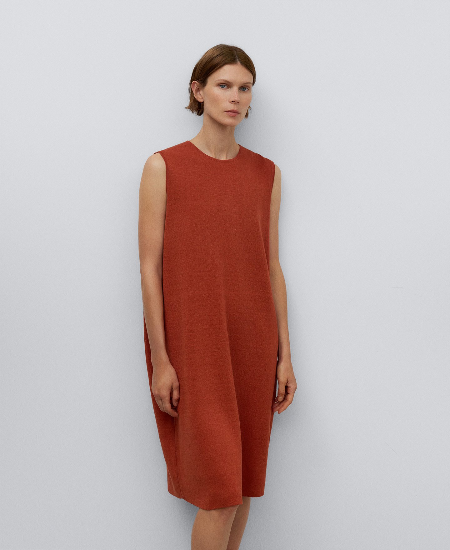 Red sleeveless dress woman image number 0