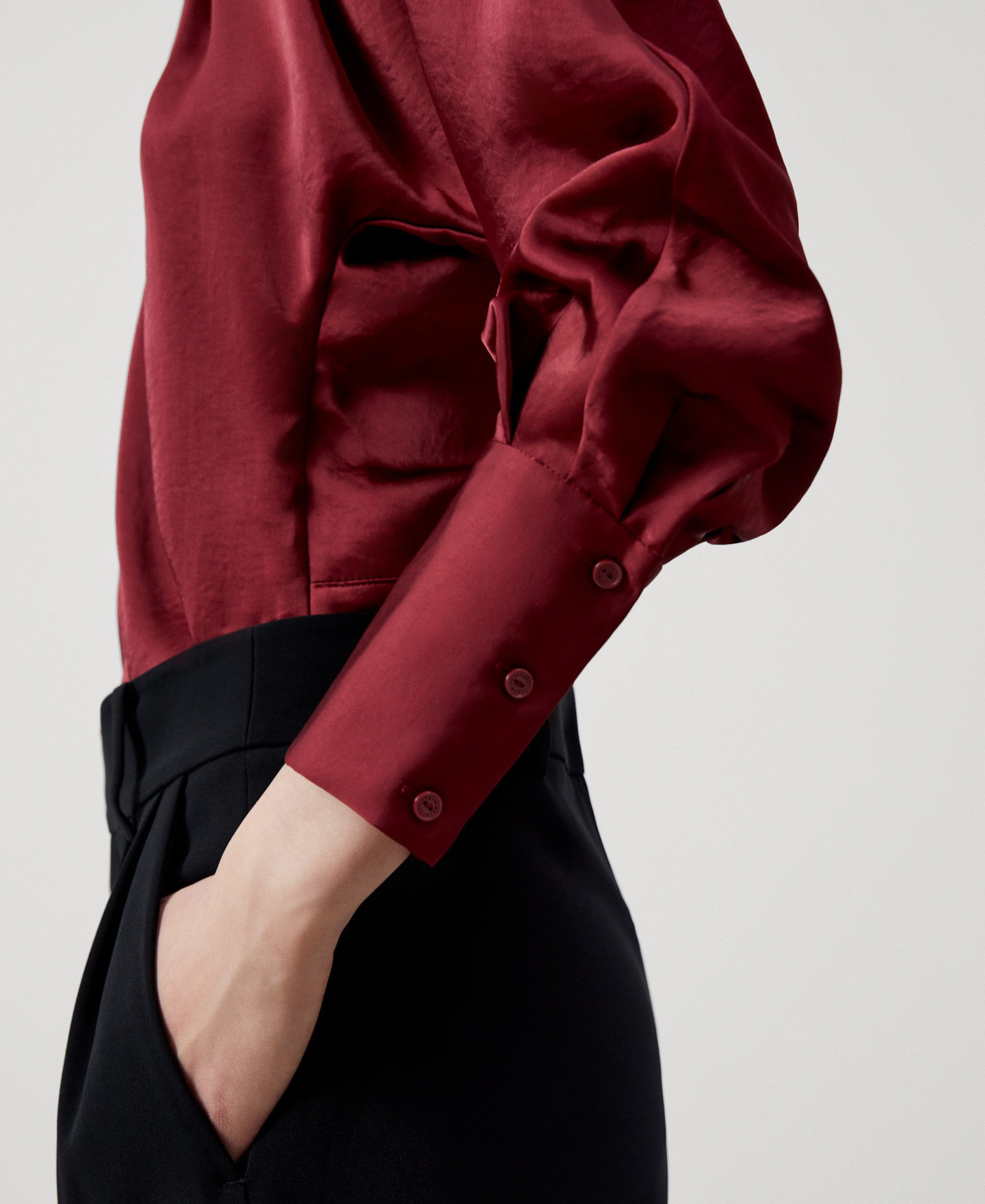 Ruffled collar and Japanese sleeve shirt image number 3