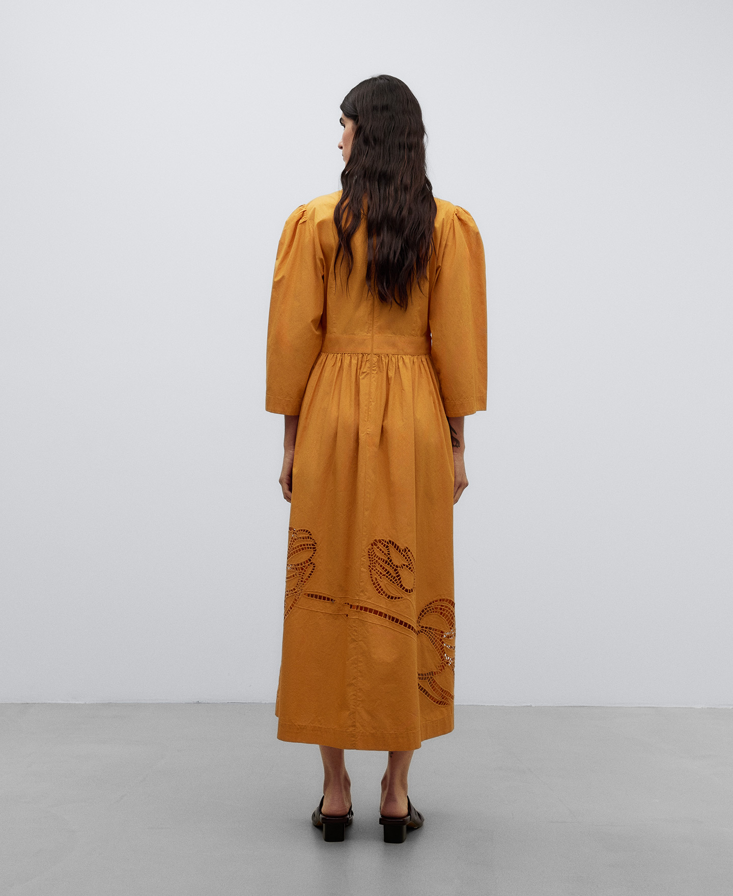 Vestido largo bordados mujer image number 2
