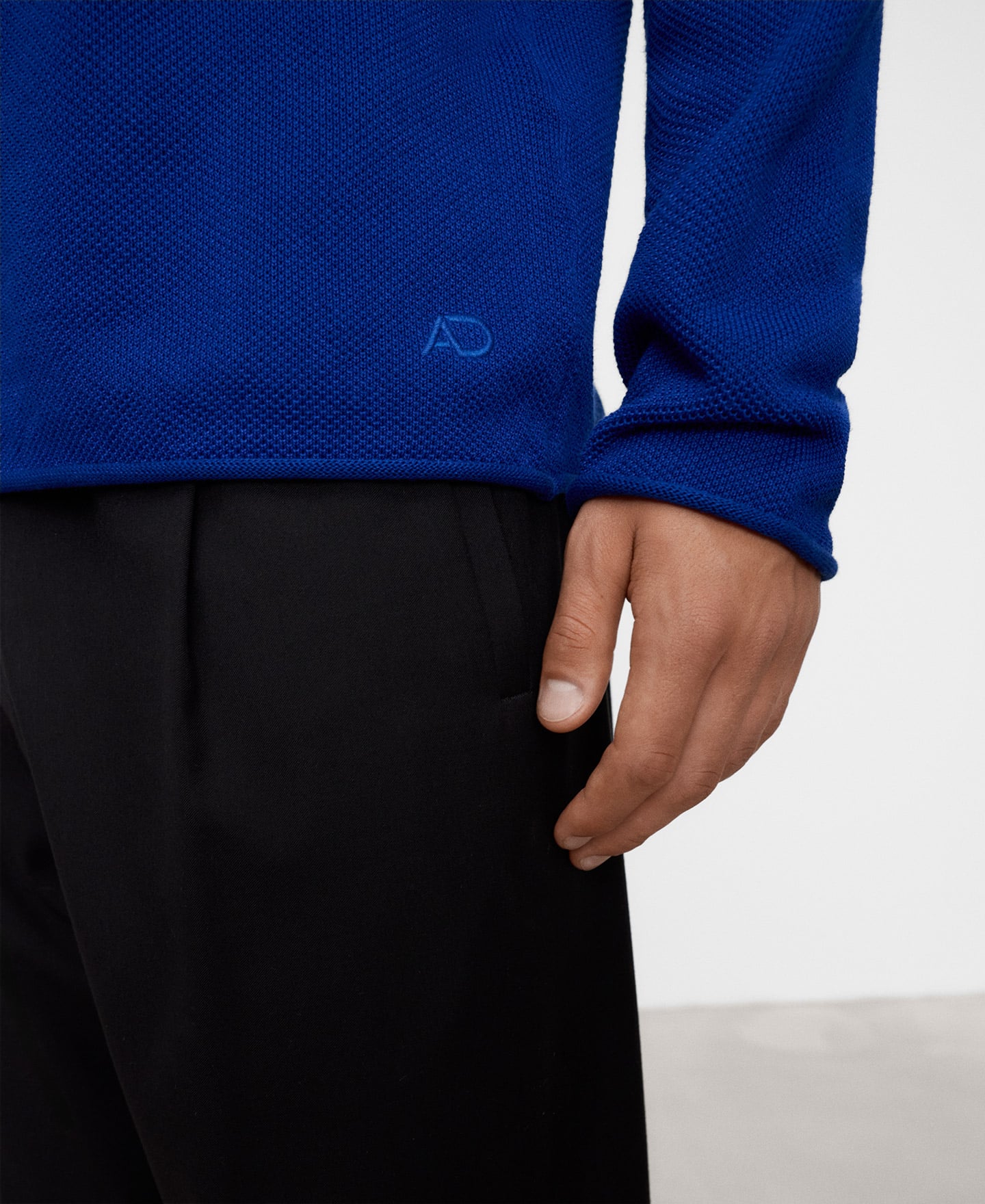 Rolled neck piqu&eacute; sweater image number 3