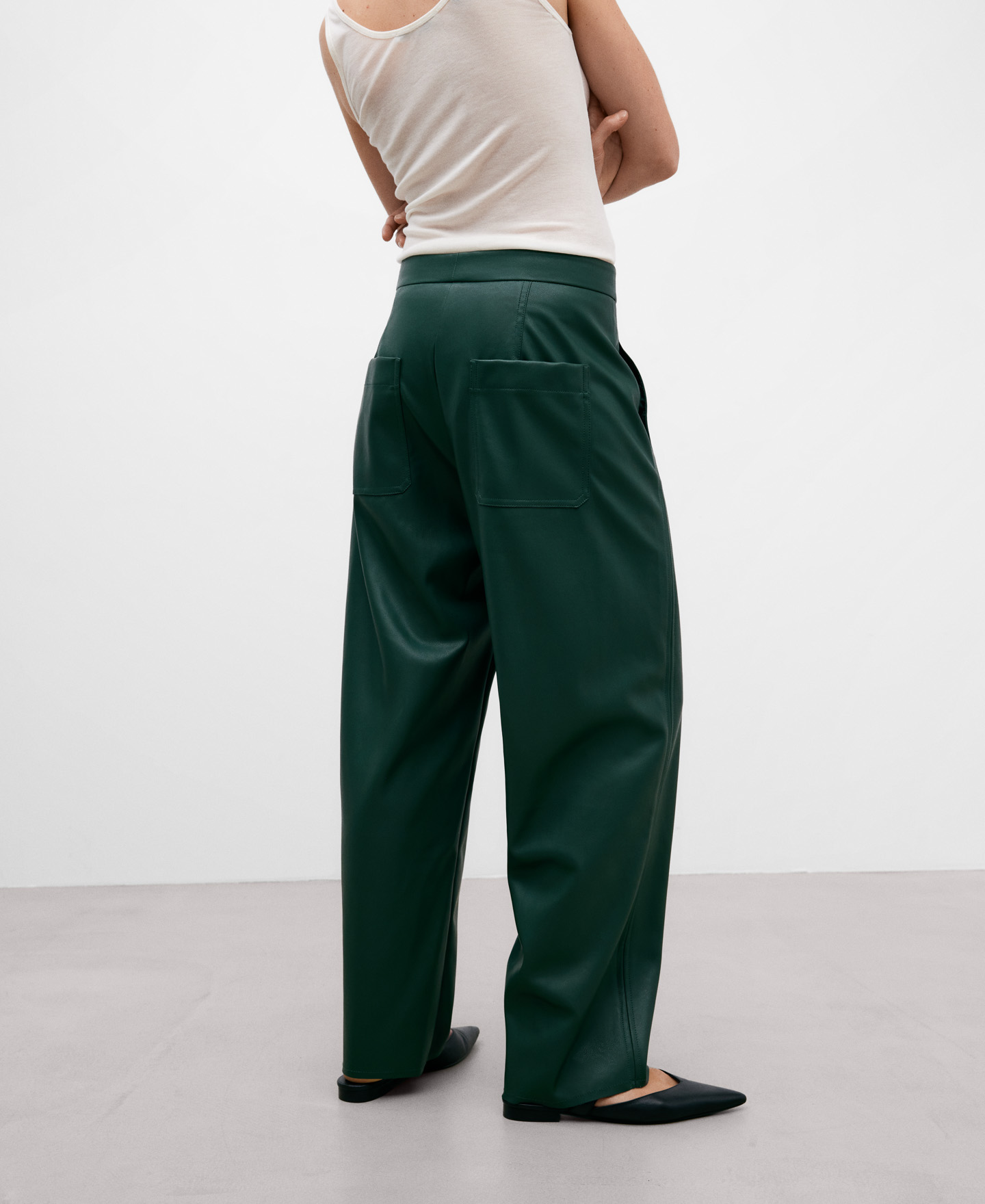 Leather texture straight trousers women image number 2