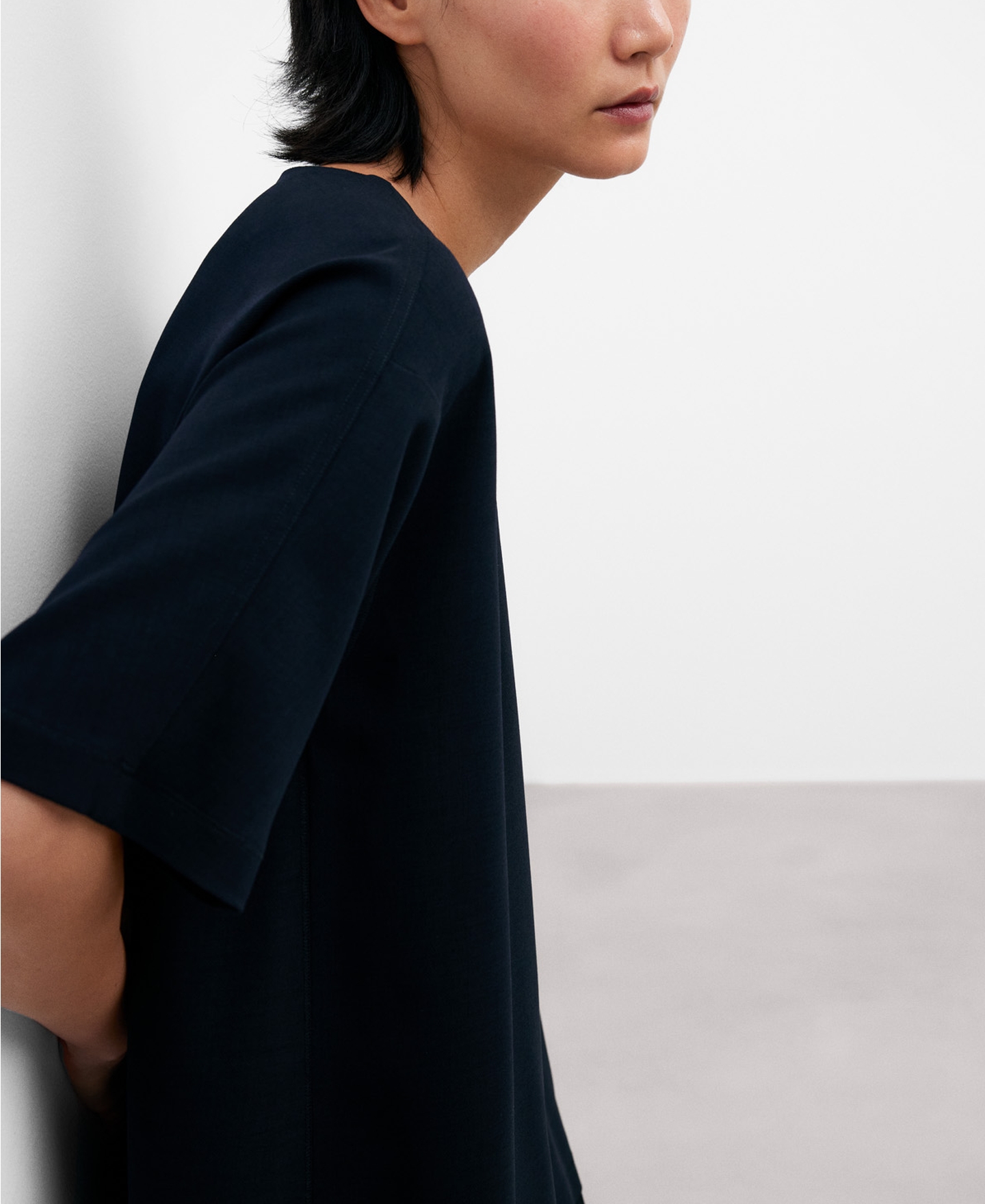 Marine blue elbow-length sleeve blouse image number 3