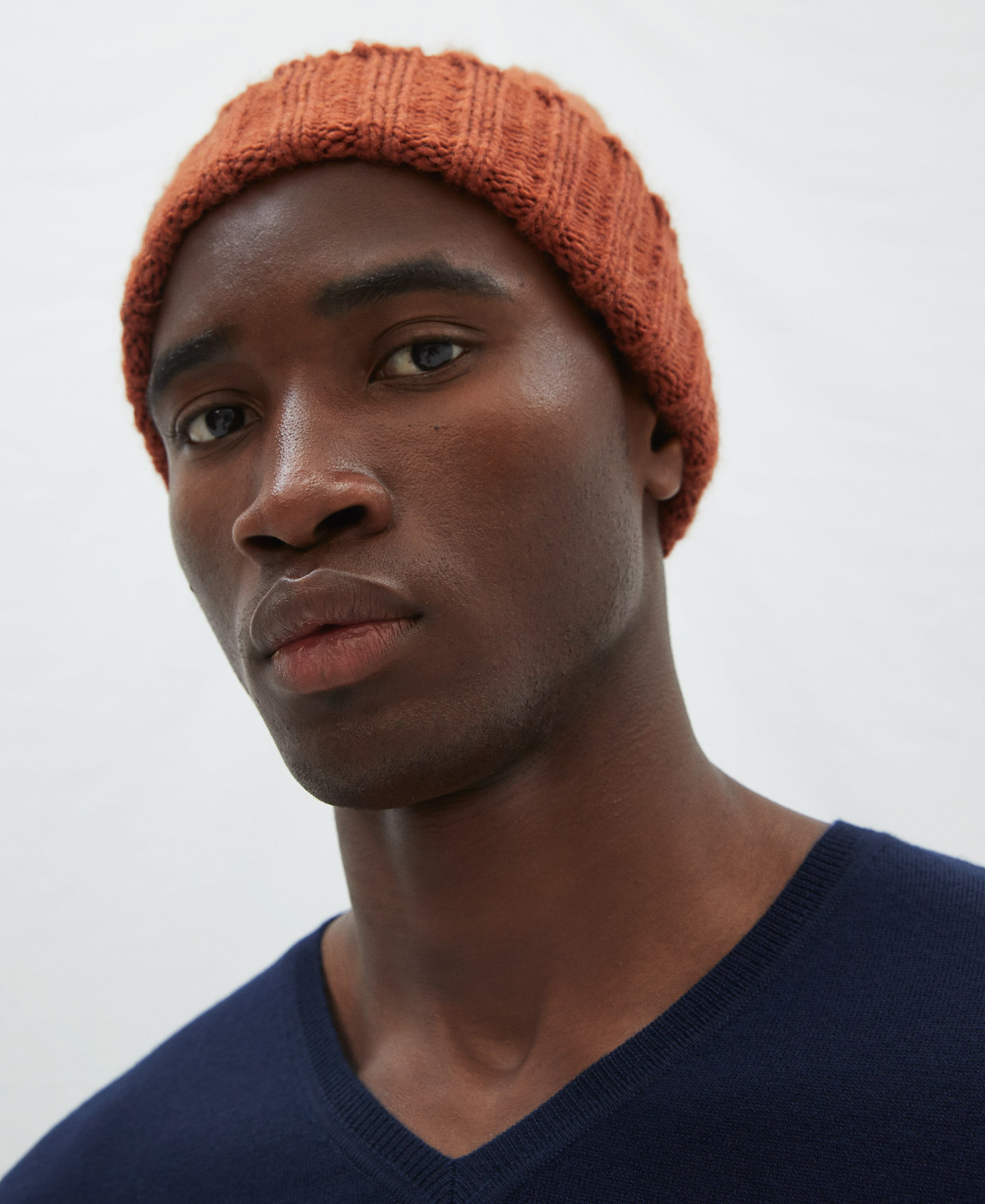 V-neck merino wool sweater image number 3