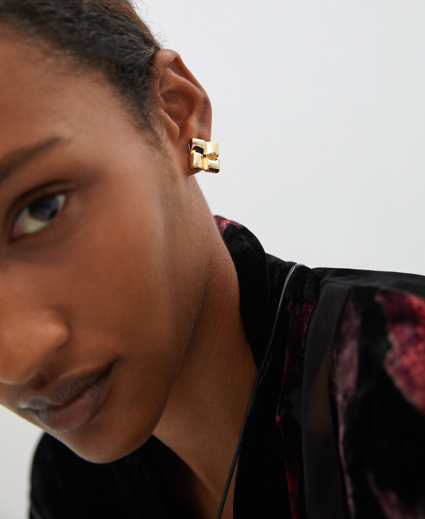 Zinc braided motif earrings image number 3