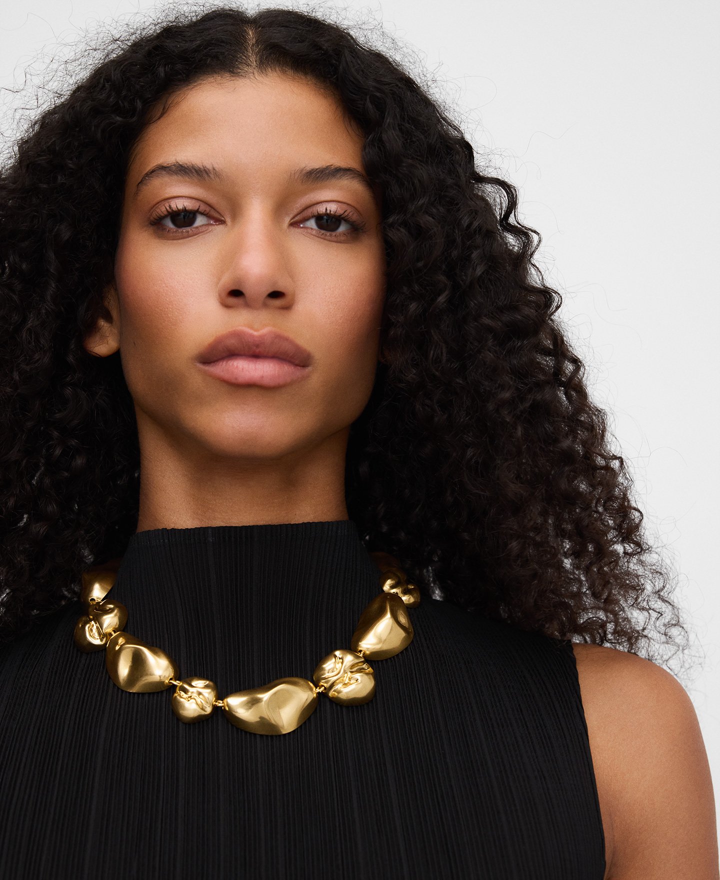 Organic-shaped pieces necklace image number 3