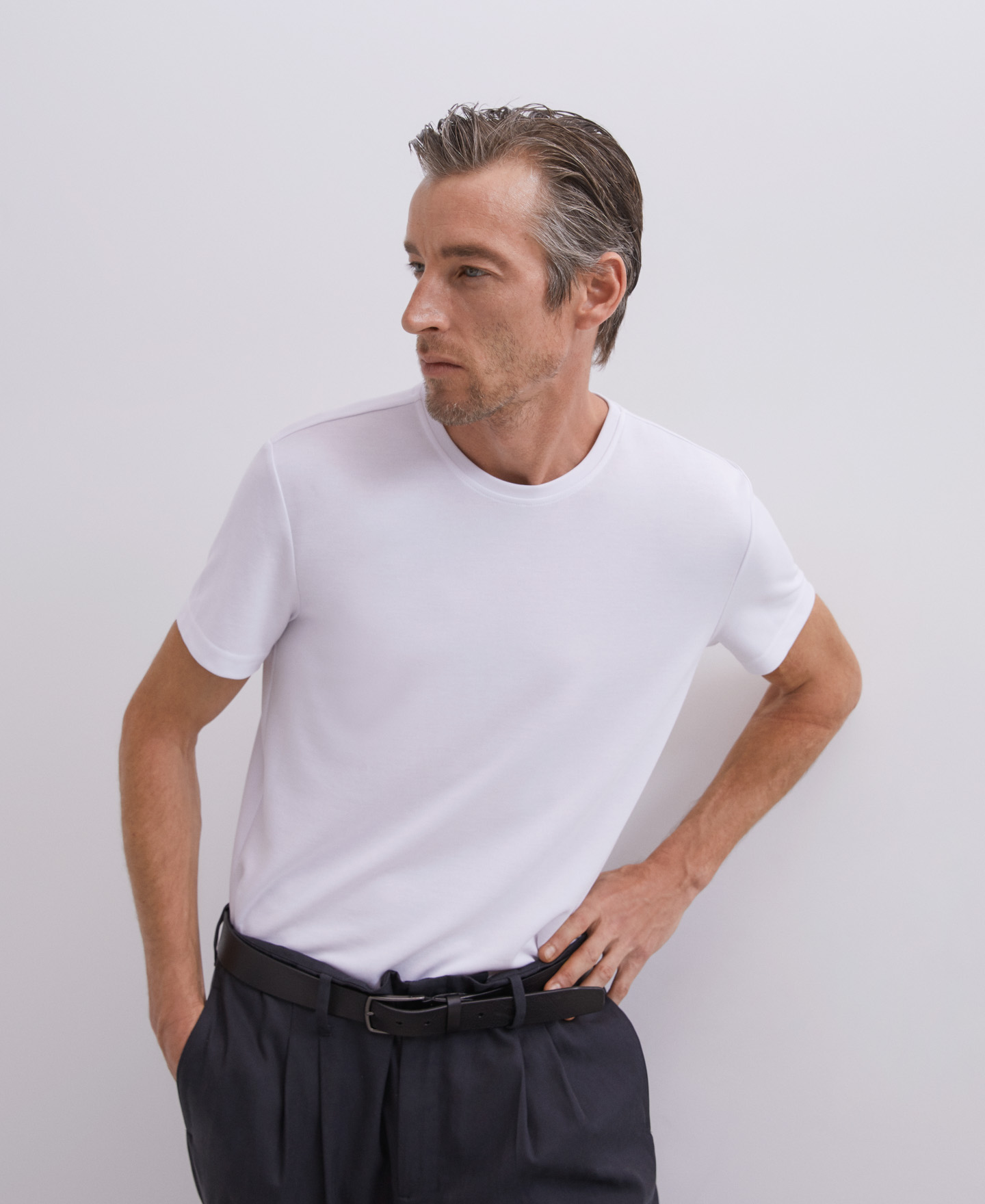 Camiseta blanca cuello caja en modal image number 0
