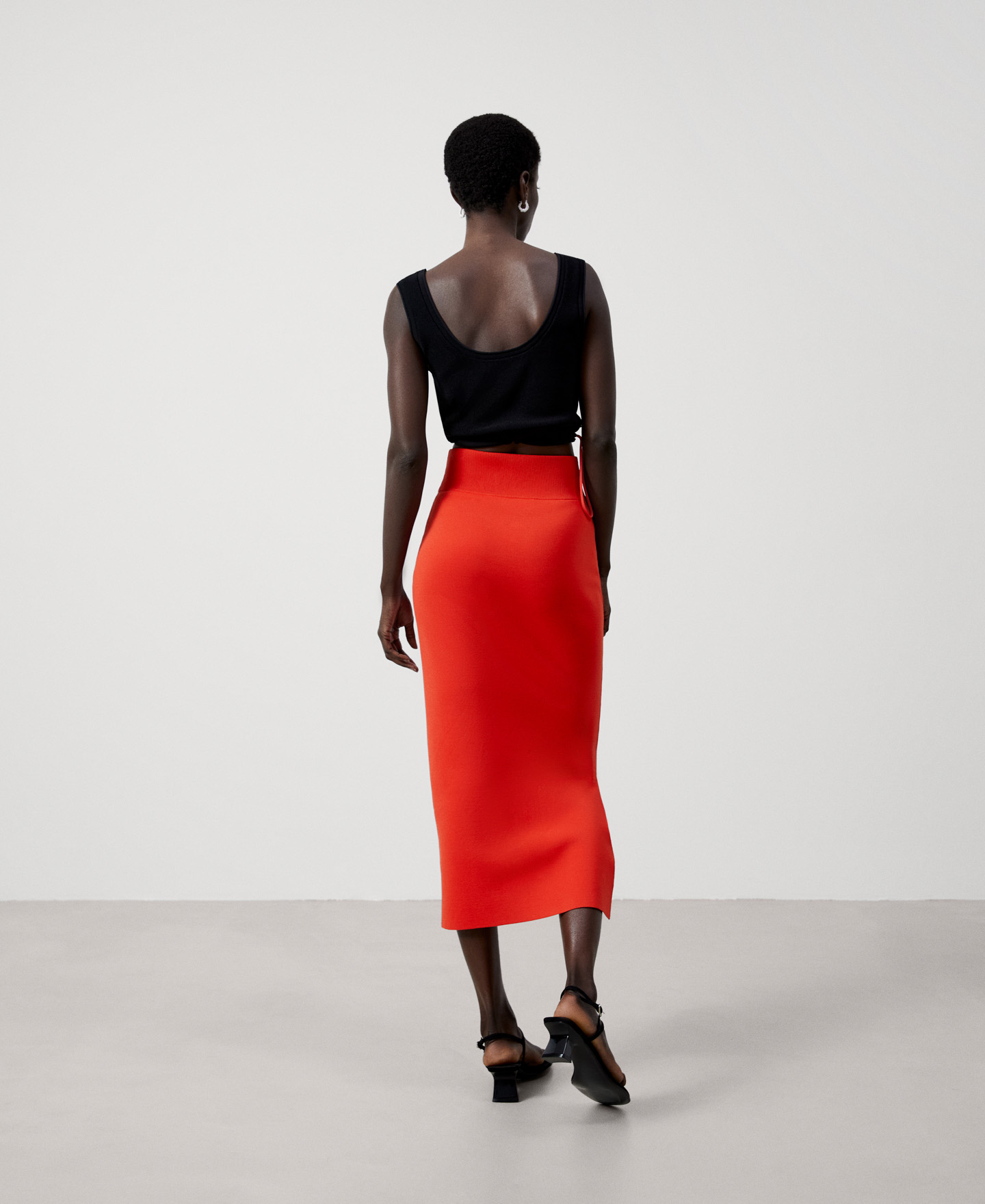 Viscose pencil skirt image number 2