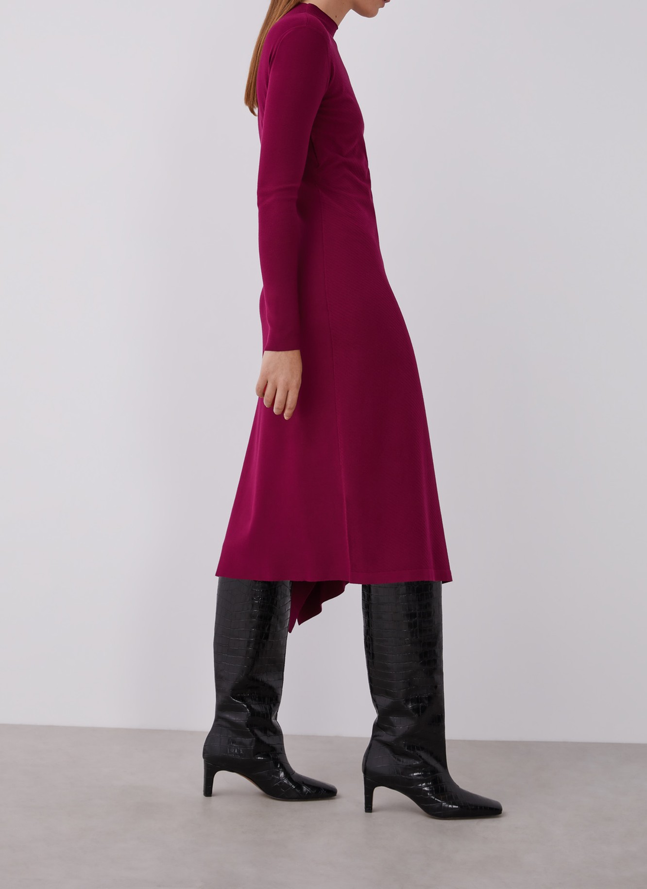 Vestido en punto goma con godet lateral image number 4