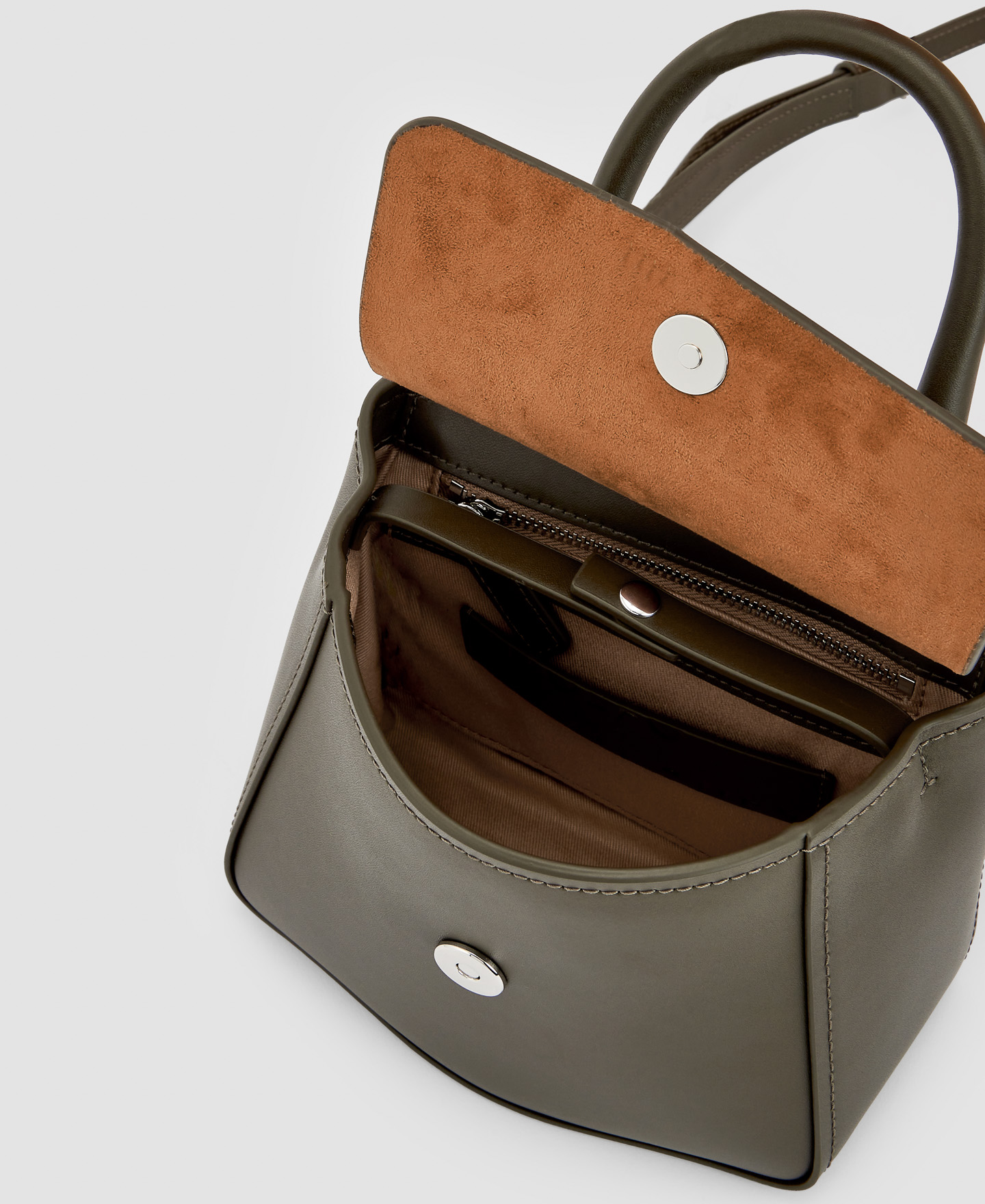 Responsible leather small handbag image number 3
