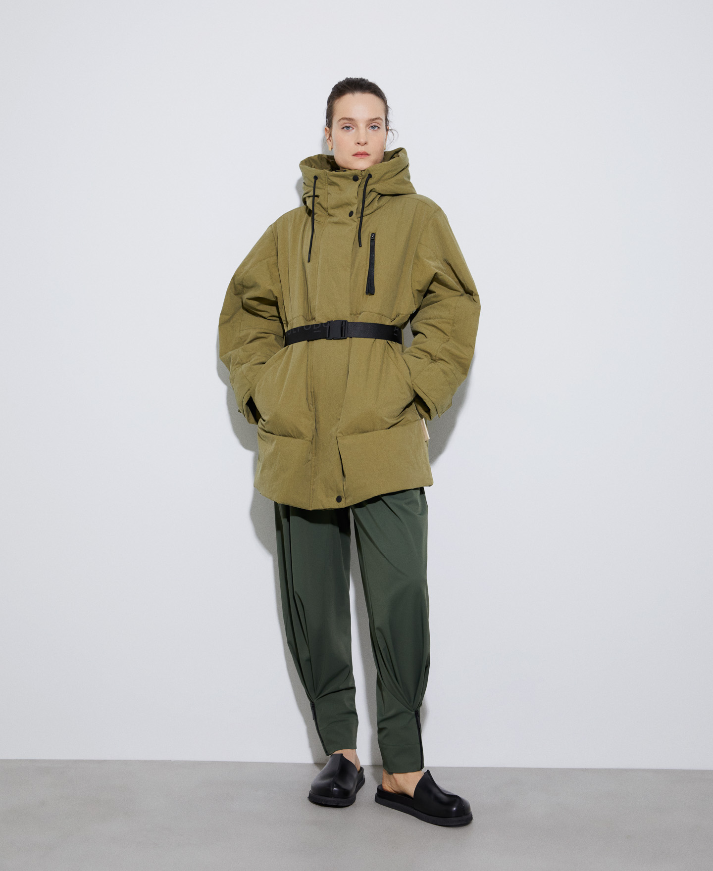 Cotton and nylon quilted jacket image number 1
