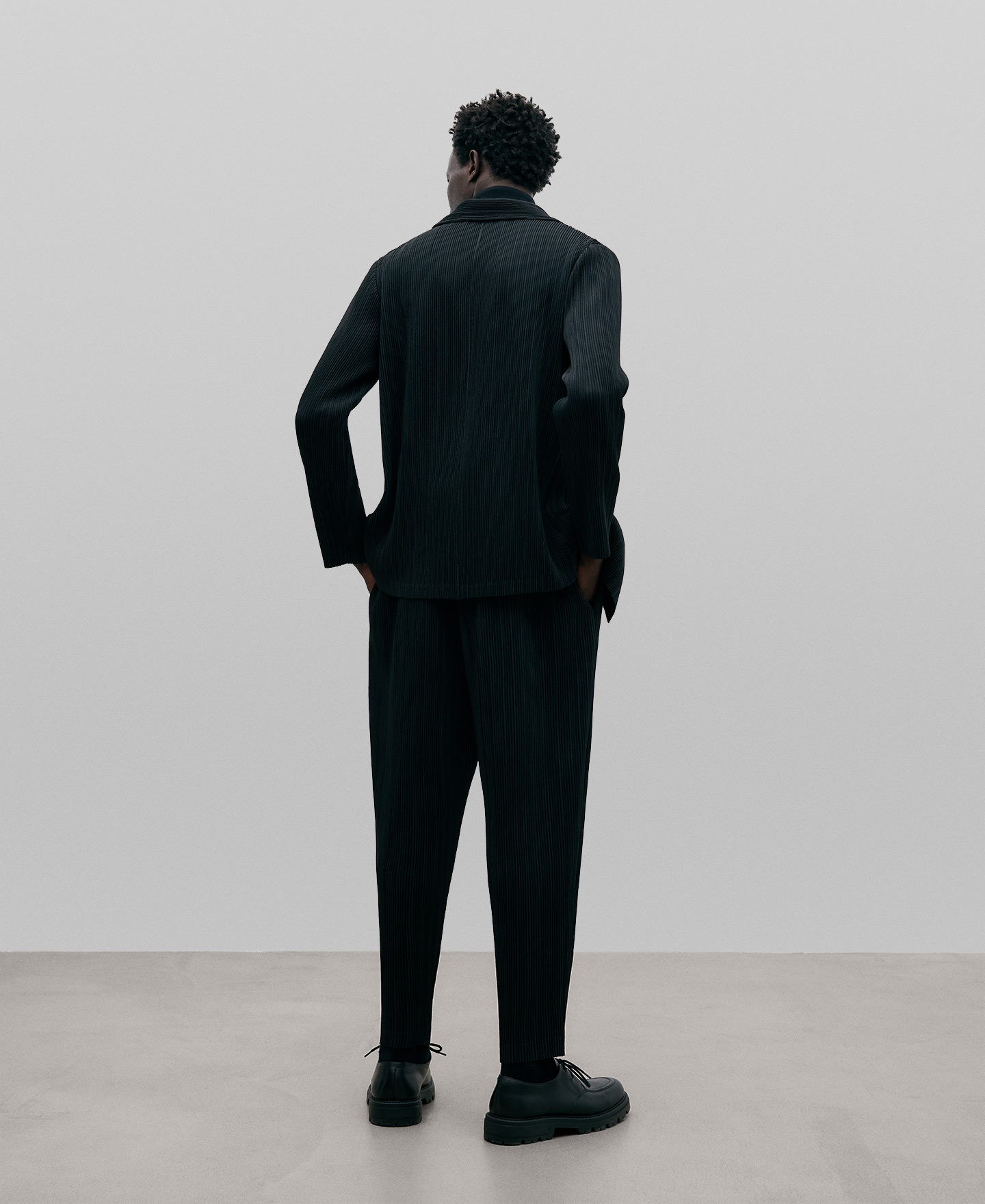 Black crinkle overshirt image number 2