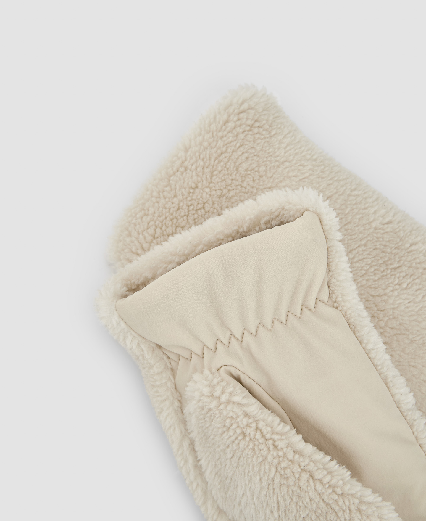 Soft woven mittens image number 1
