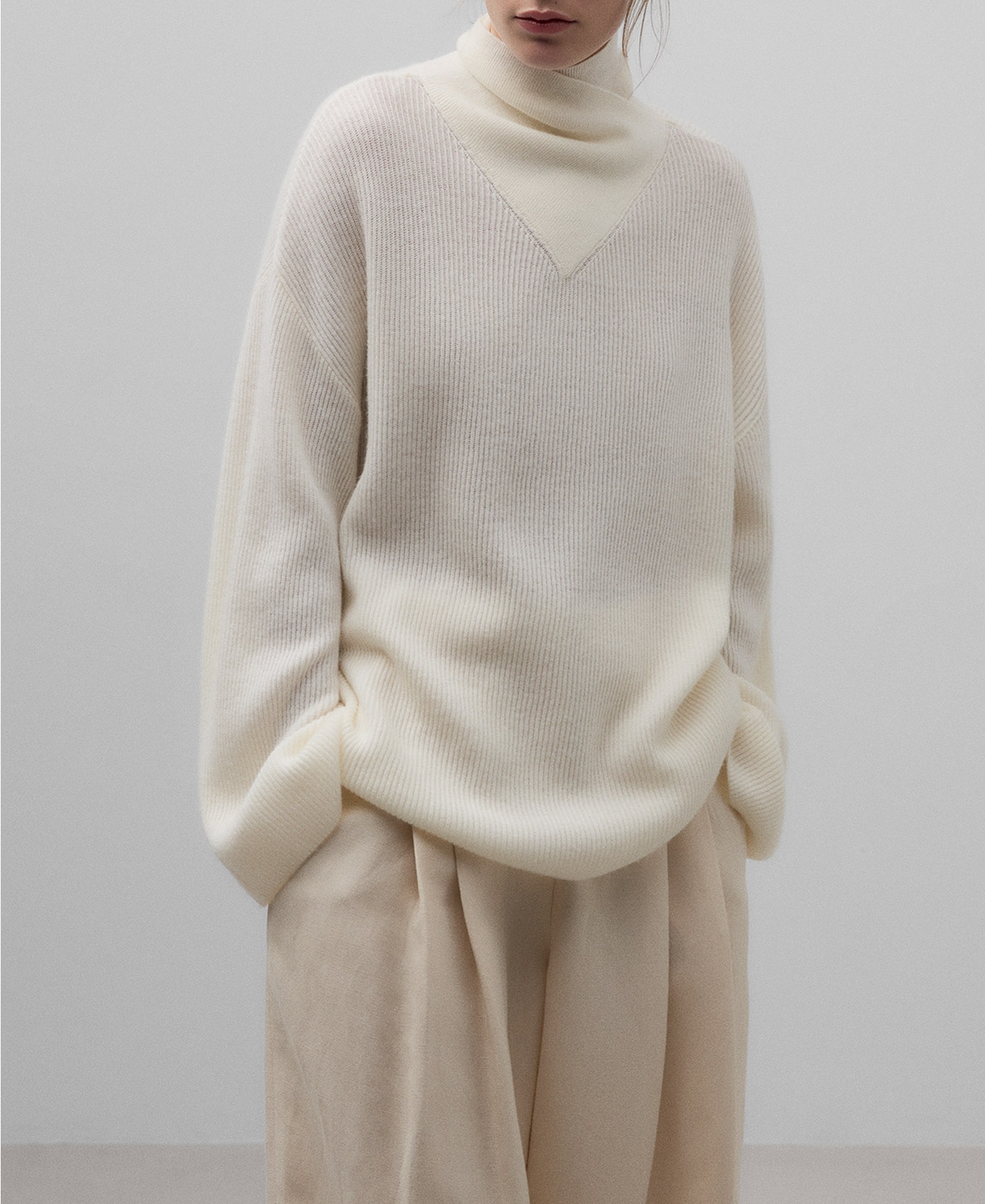 Jersey cuello chimenea cruzado mujer image number 0