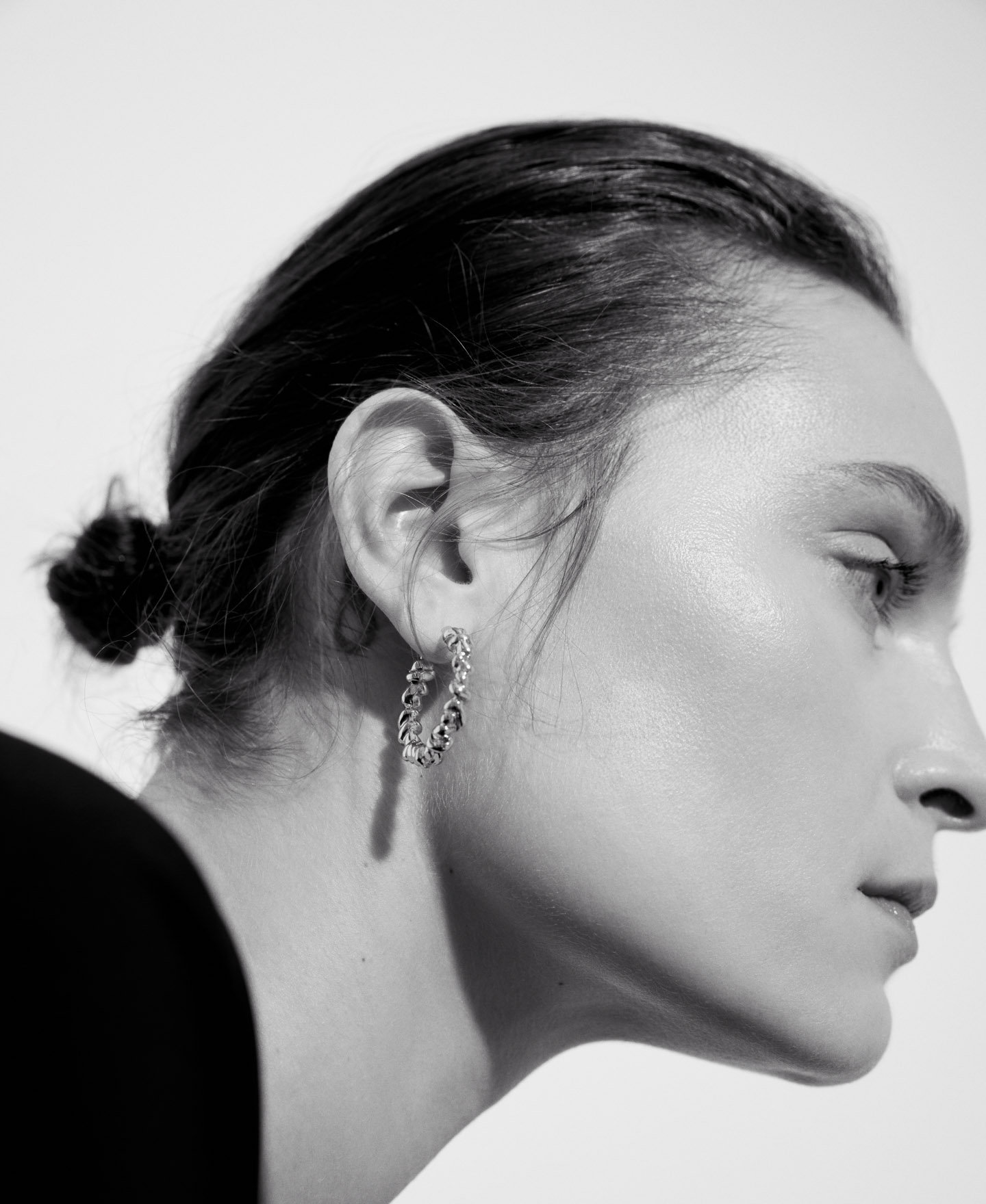 Zinc plaited motif earrings image number 3