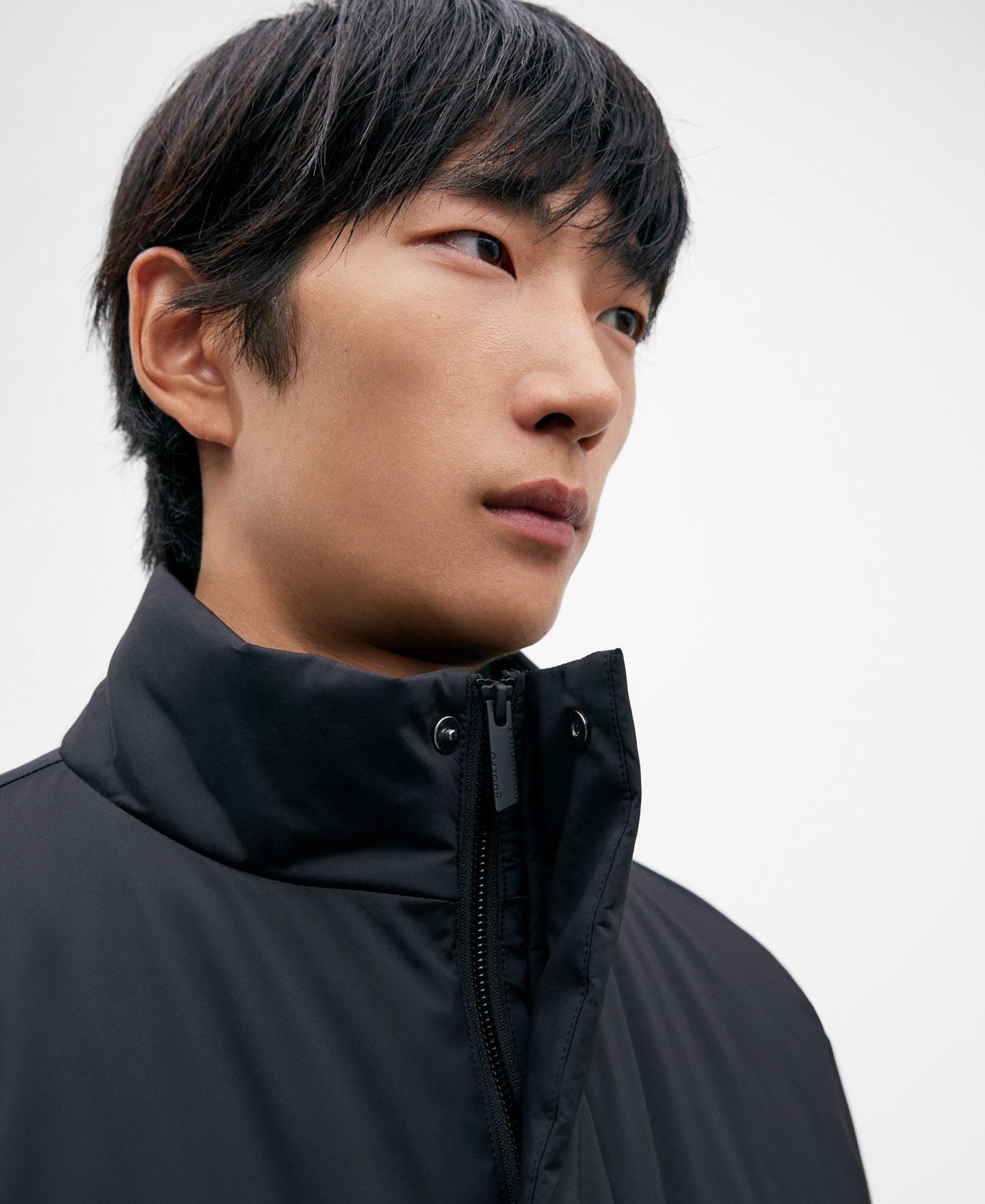 Parka larga negra tejido nailon hombre image number 3