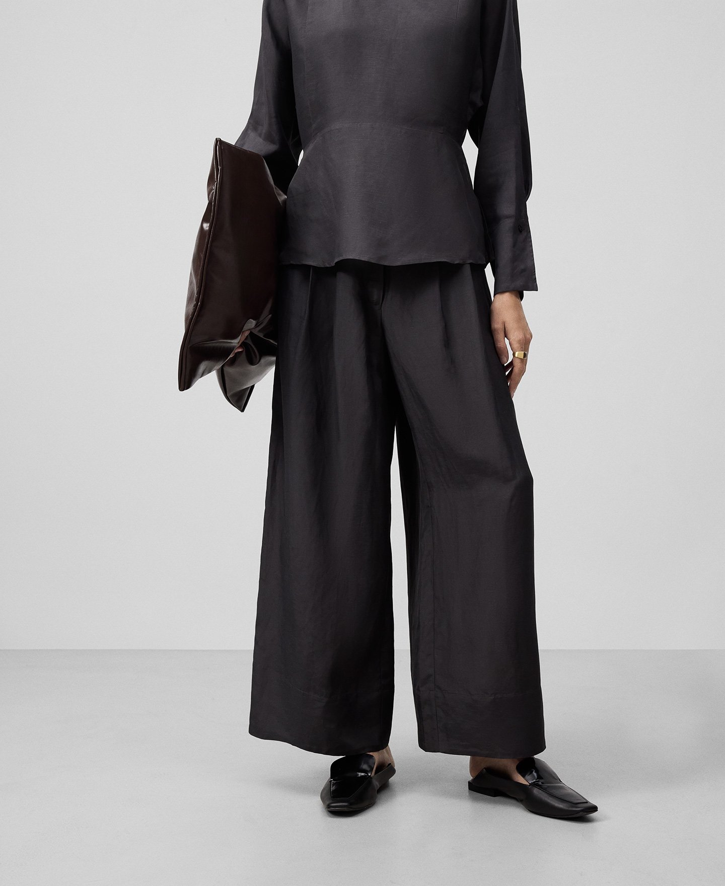 Blusa peplum lino y viscosa mujer image number 0