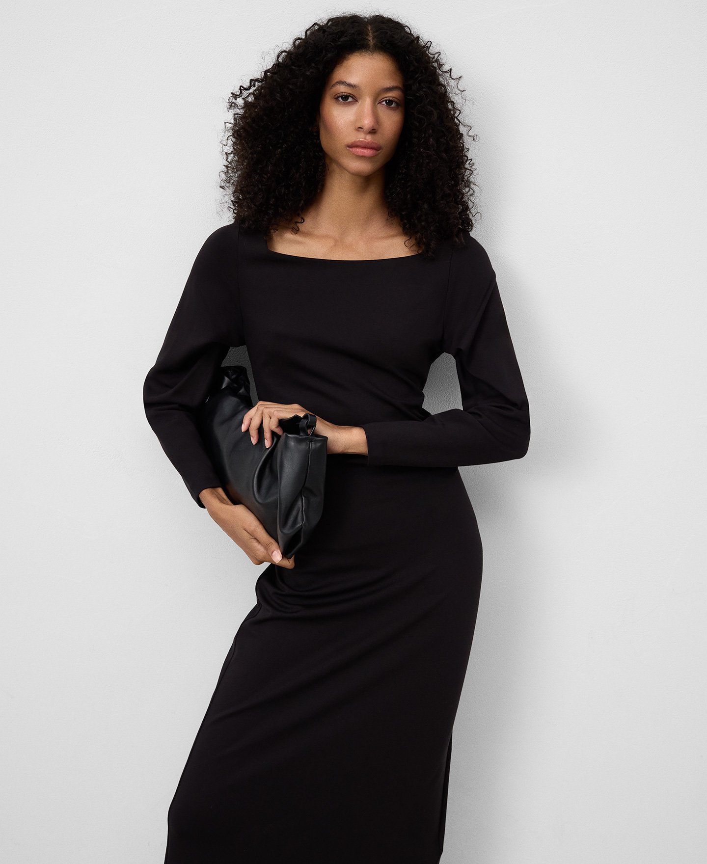 Vestido justo drapeado para mulher image number 0