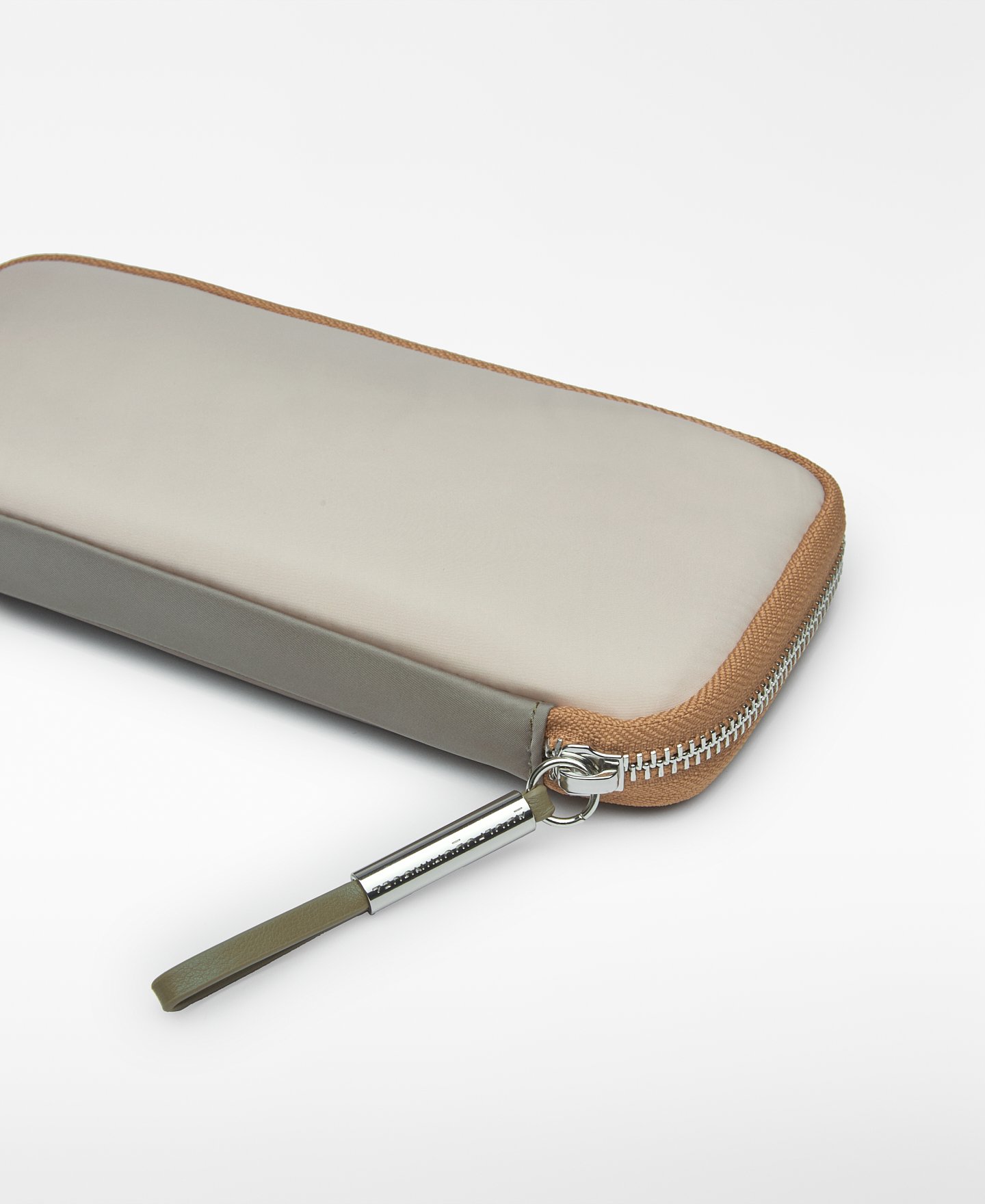 Plain fabric rectangular wallet woman image number 2