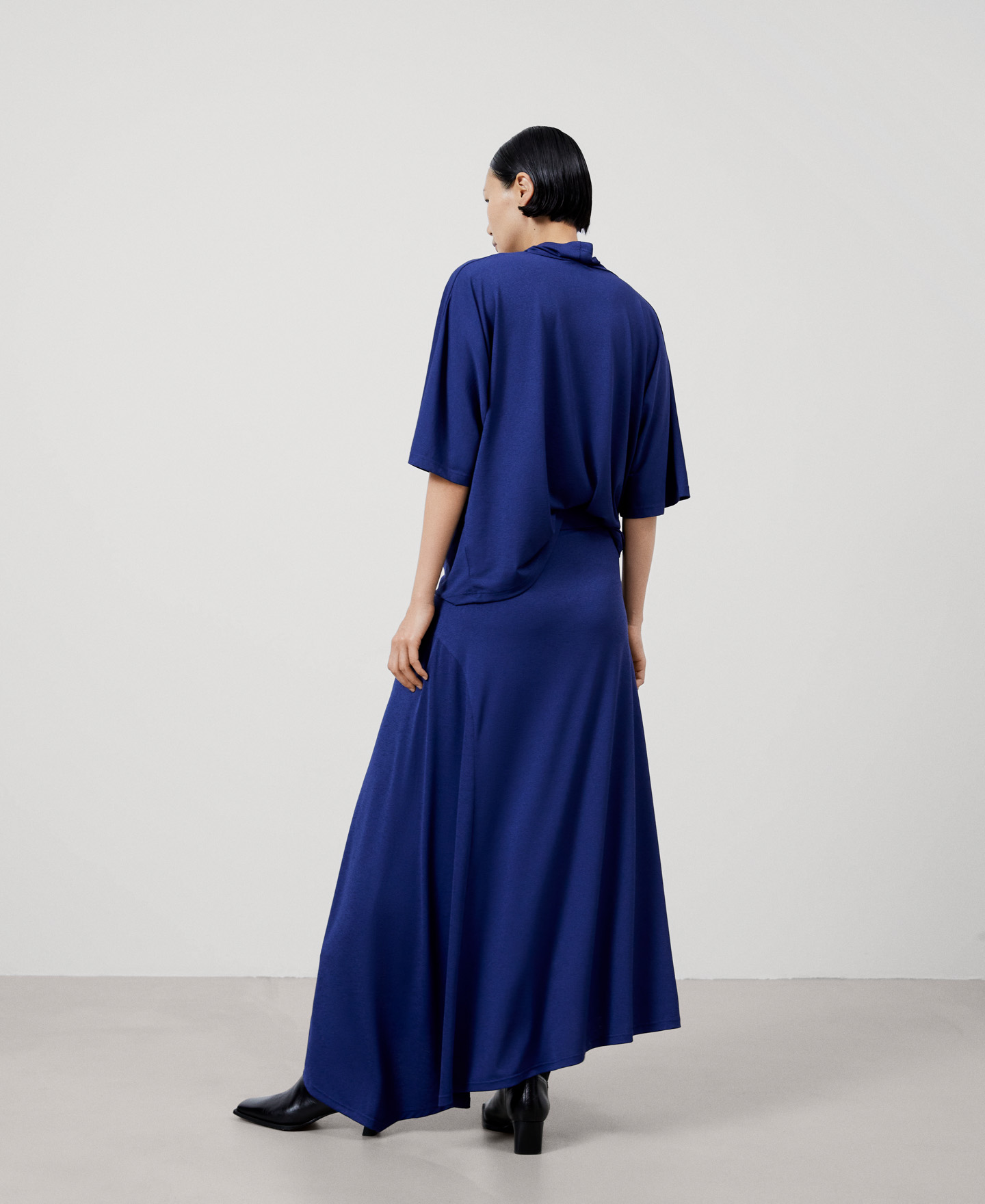 Long asymmetric skirt image number 2
