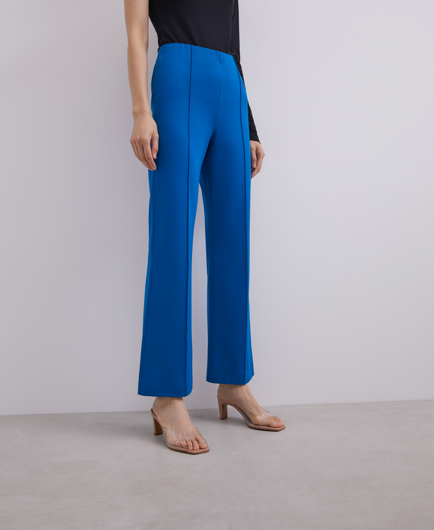 Straight trousers with french seams image number 0