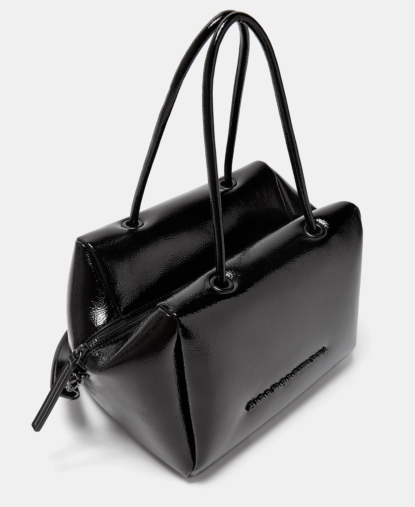 City bag en textura de charol image number 1