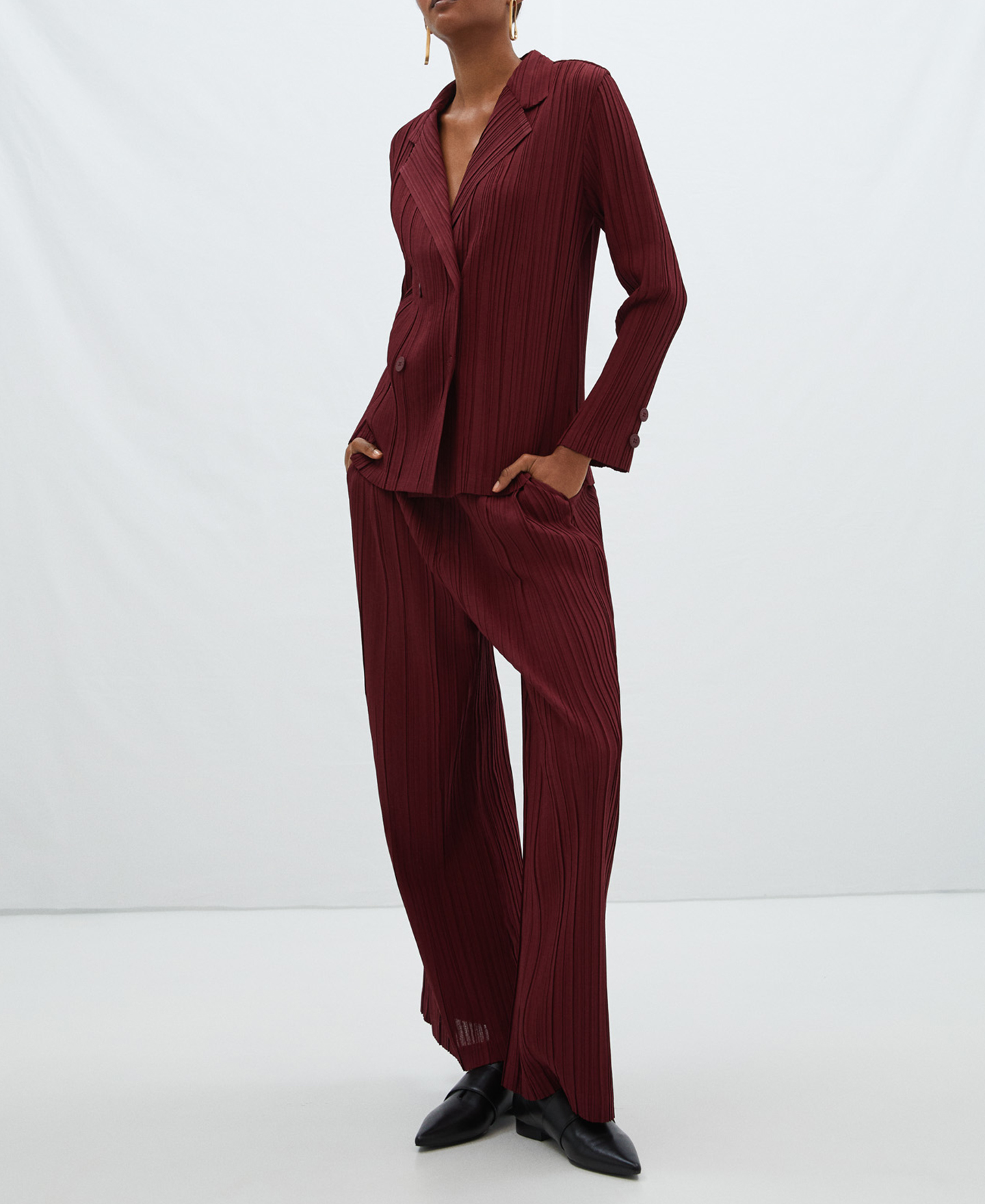 Blazer de cuatro botones en crinkle image number 1