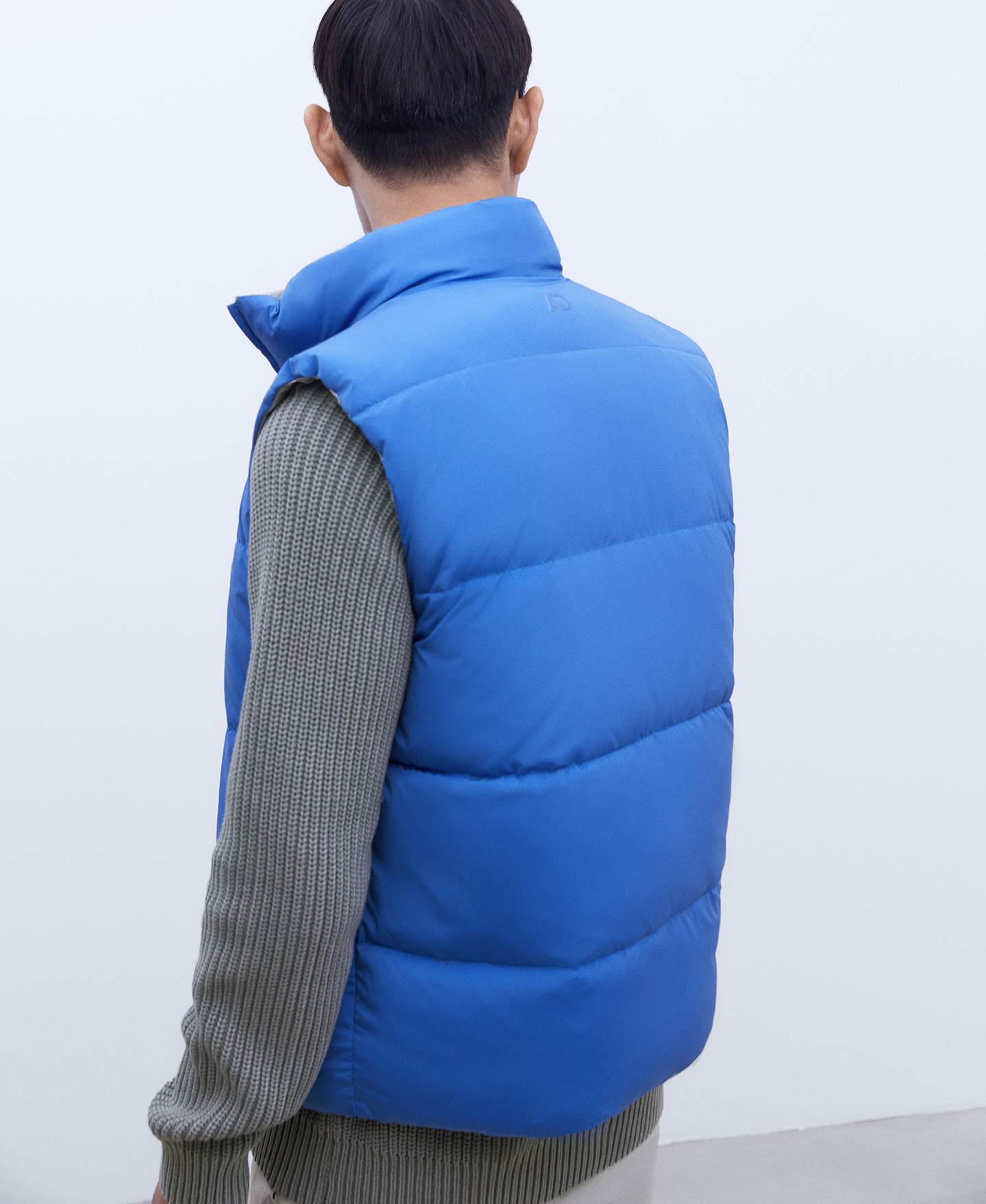 Chaleco acolchado reversible en nailon image number 5