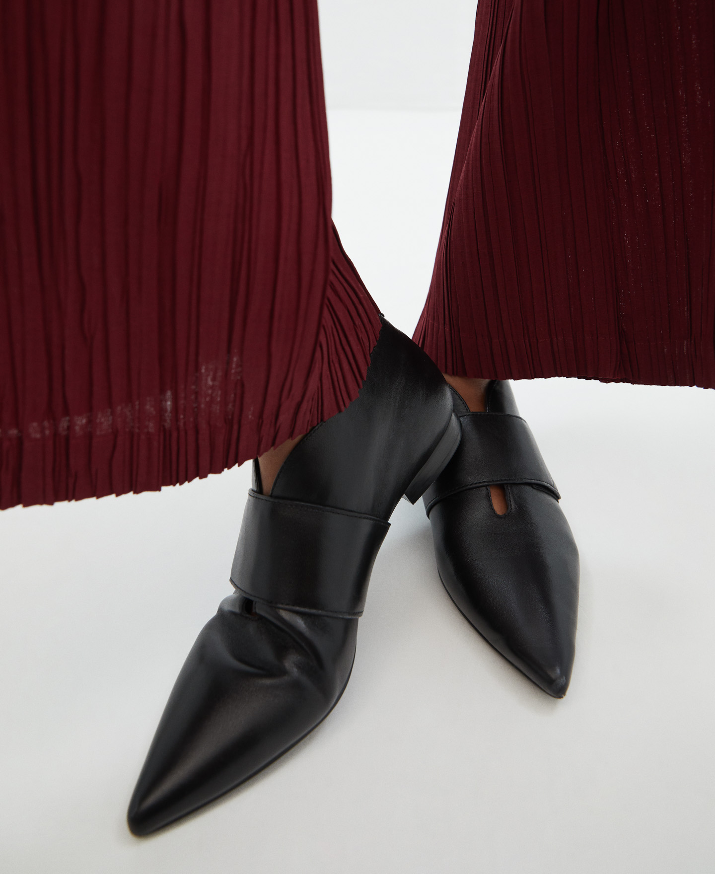 Velcro closure ankle boots in leather image number 3