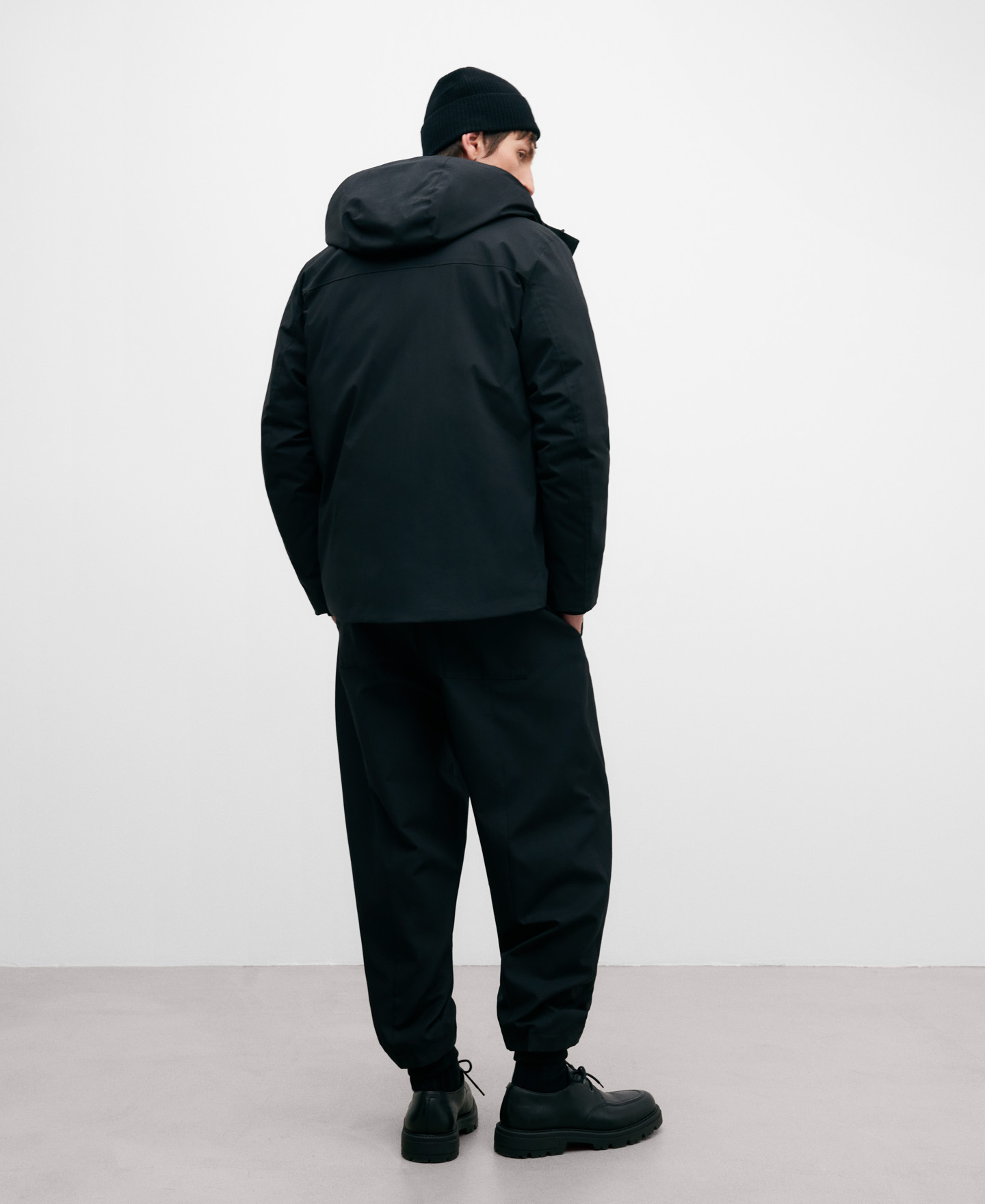 Black padded hooded jacket image number 2