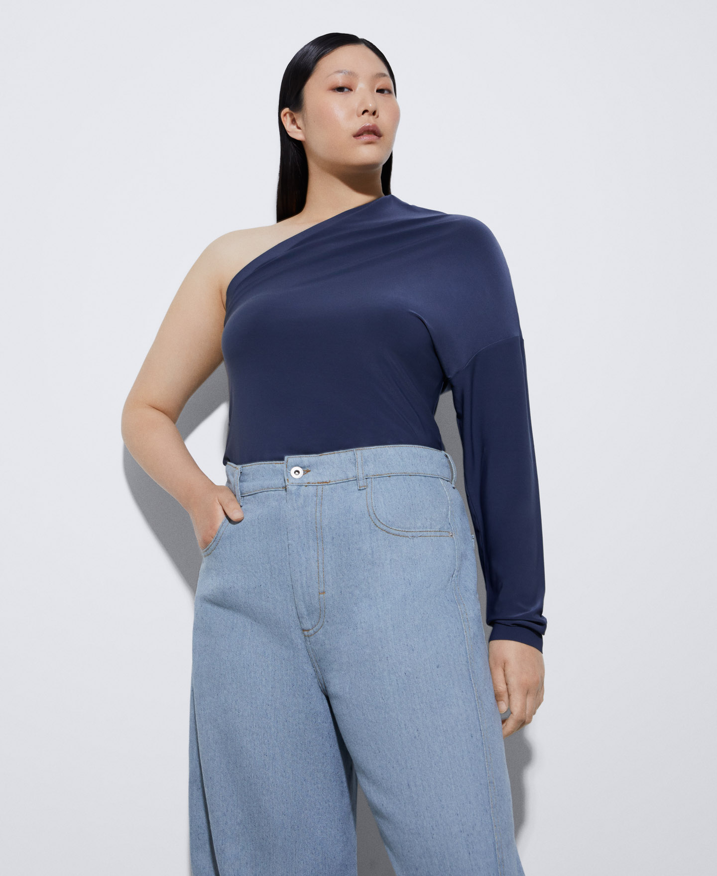 Asymmetric neckline t-shirt image number 0