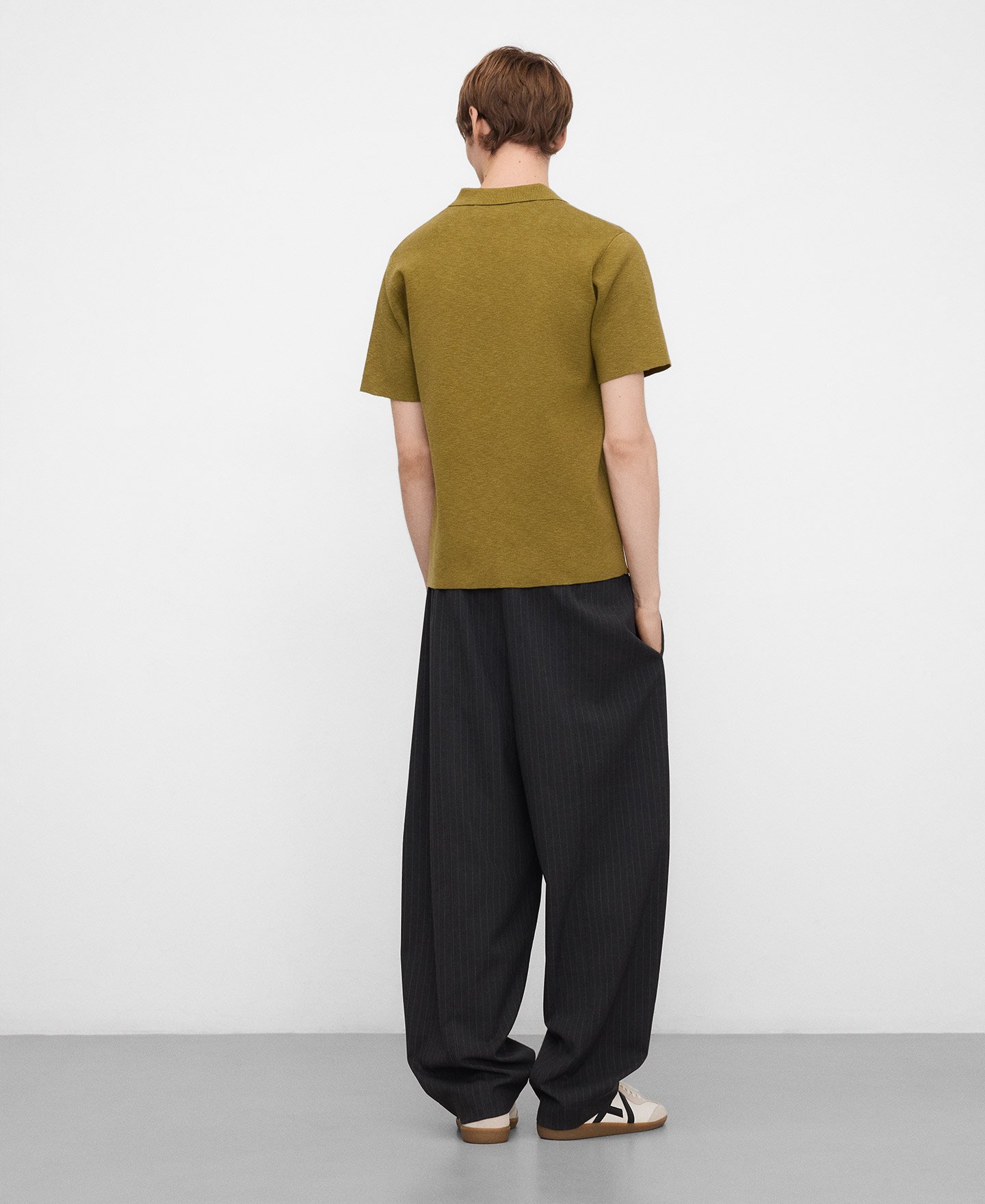 Polo cuello pico microtextura image number 2