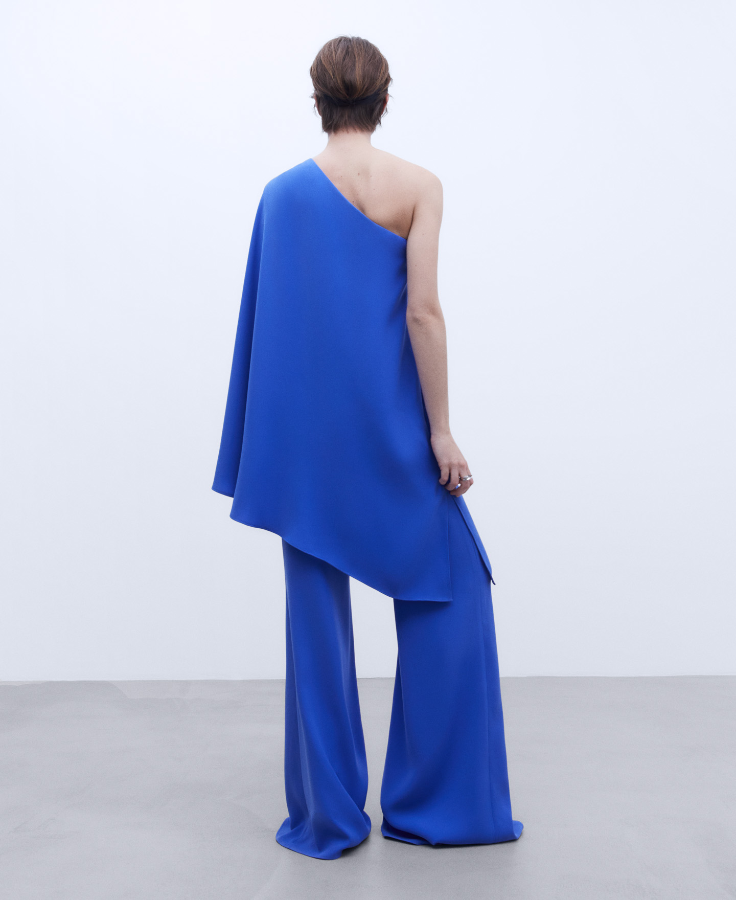 Monochromatic asymmetric jumpsuit image number 2