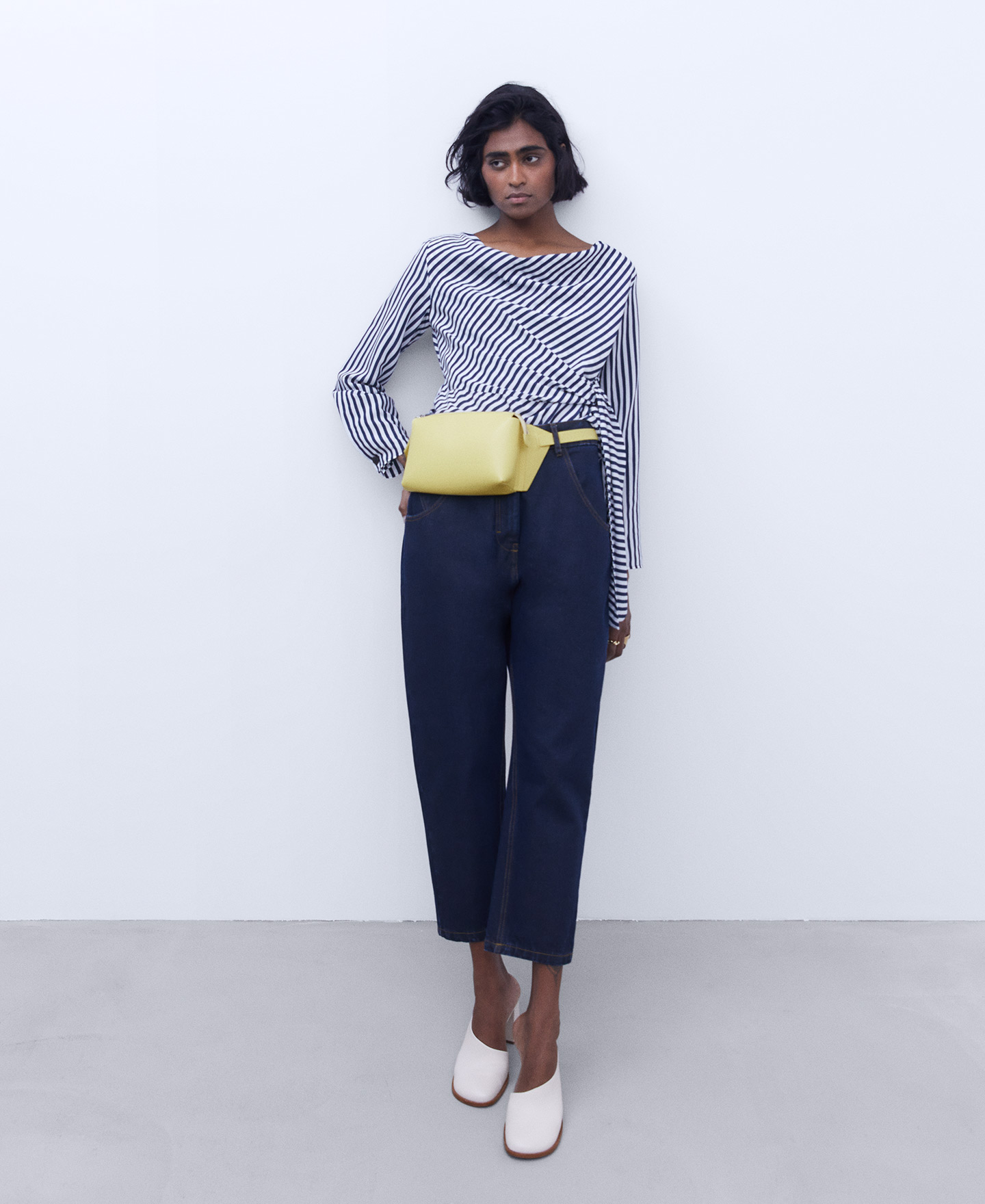 Made in Spain leather belt bag image number 5