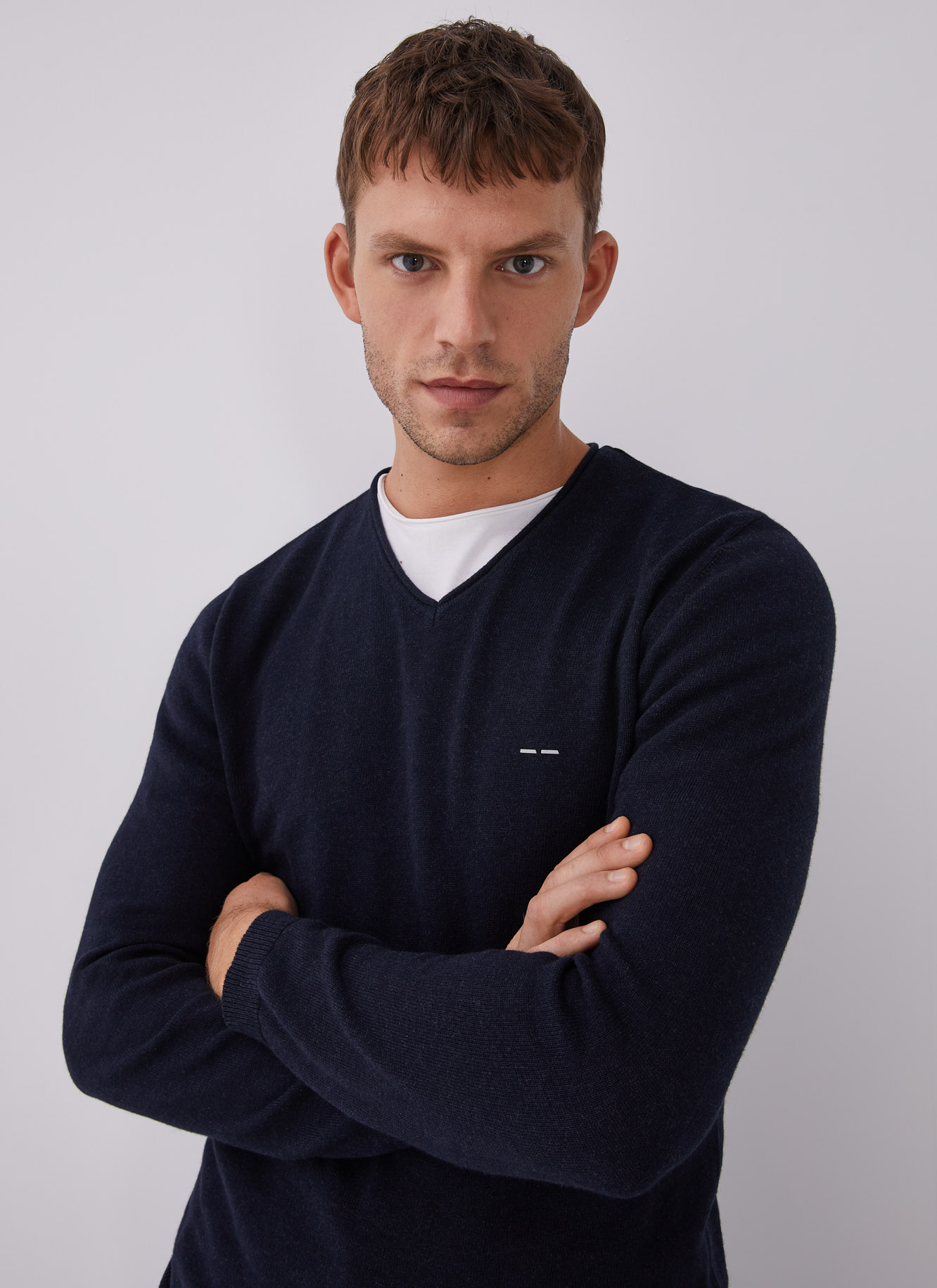 Jersey con cuello pico de rulo image number 2