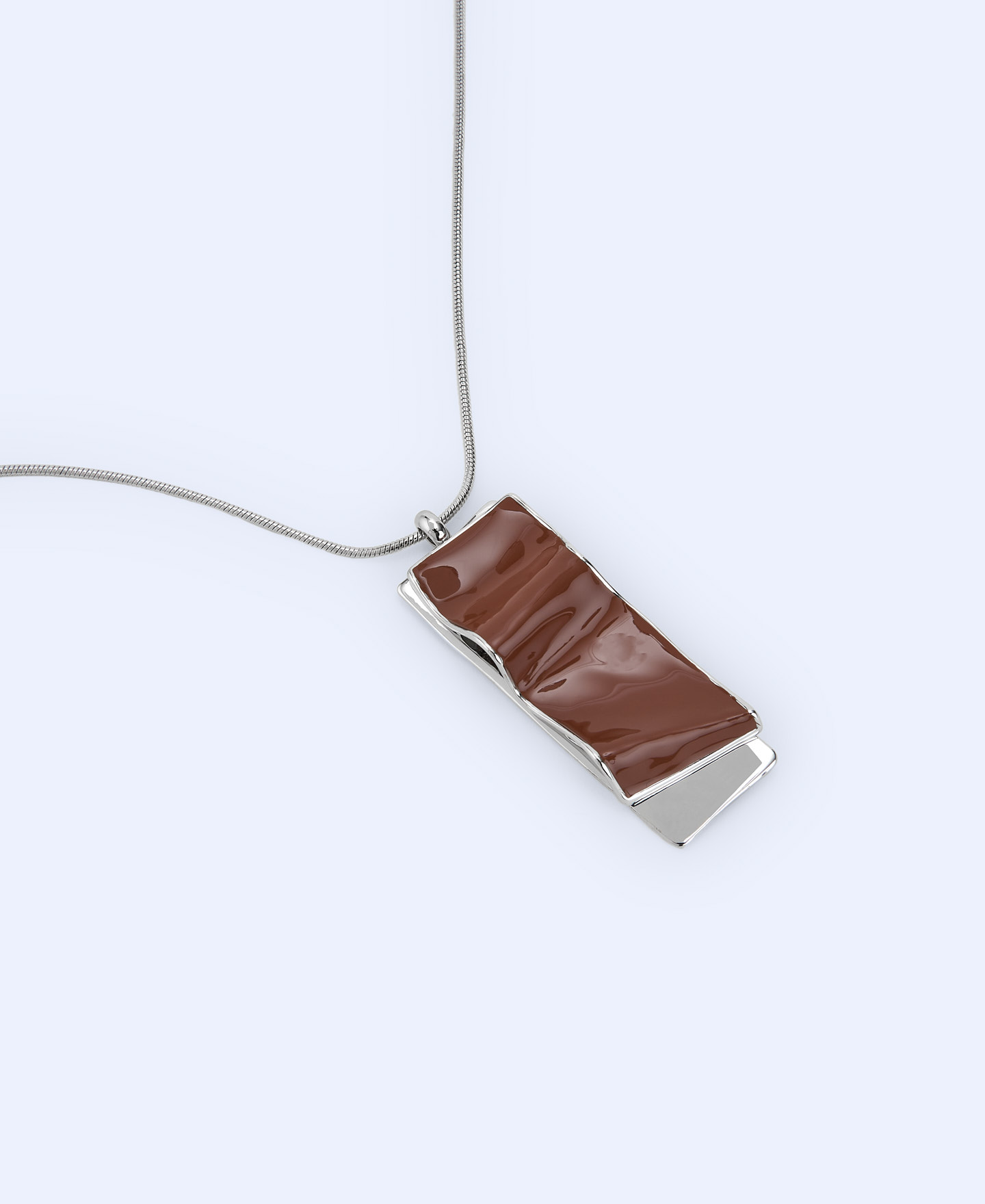 Pliegue motif lacquered pendant image number 1