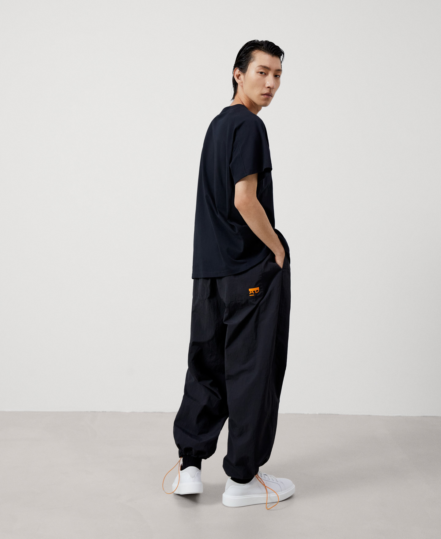 Oversize cut-out cotton T-shirt image number 2