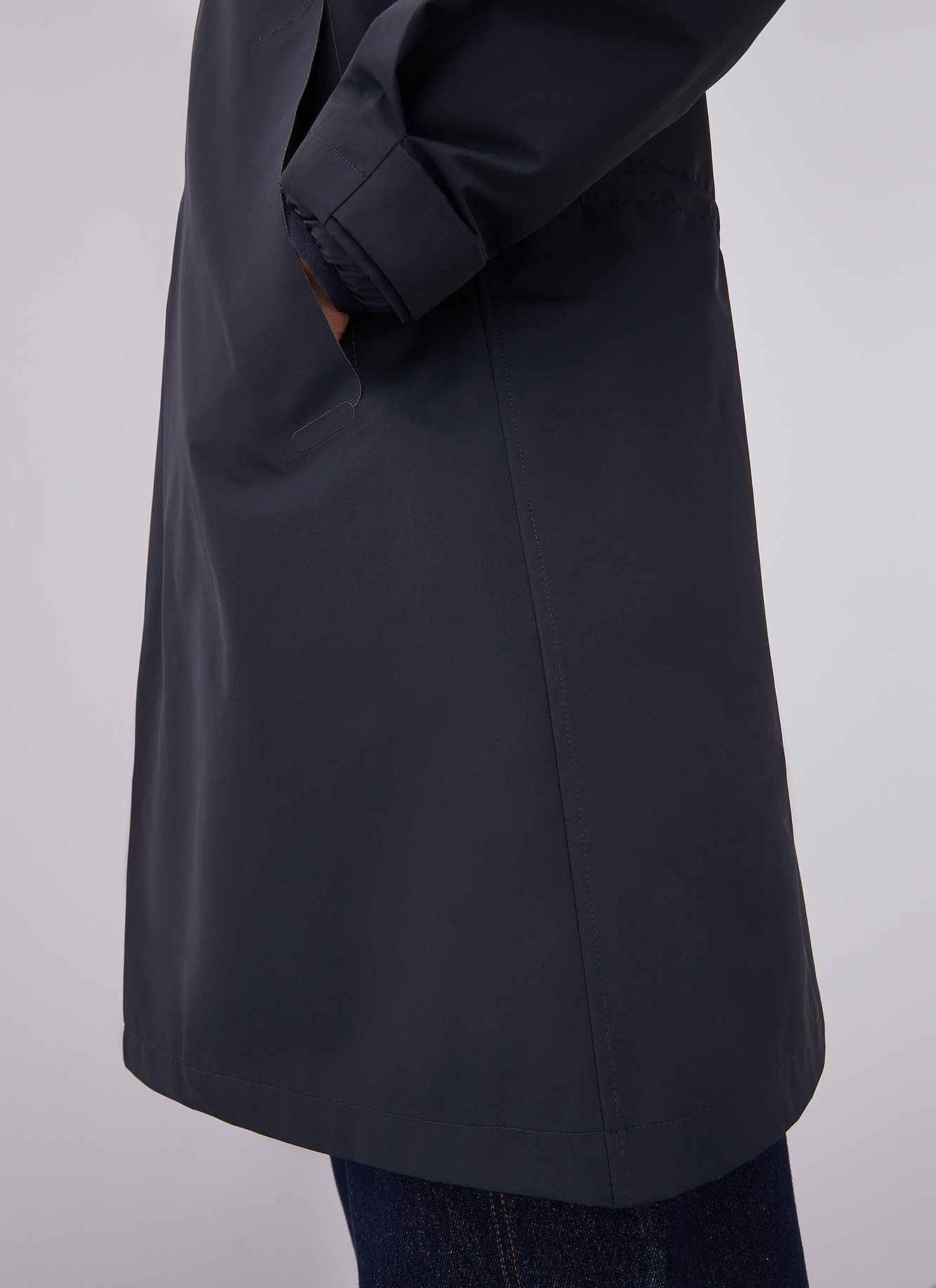 Reversible short parka with hood image number 5