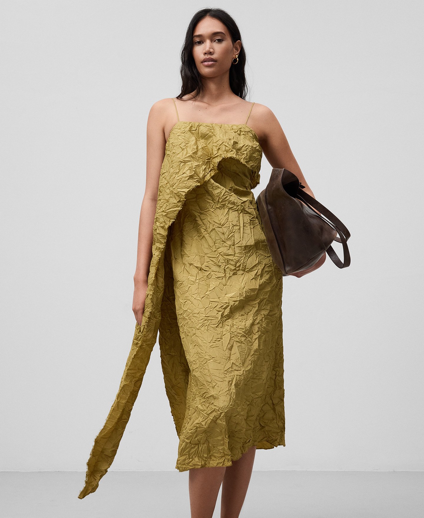 Vestido assimétrico de alças image number 0