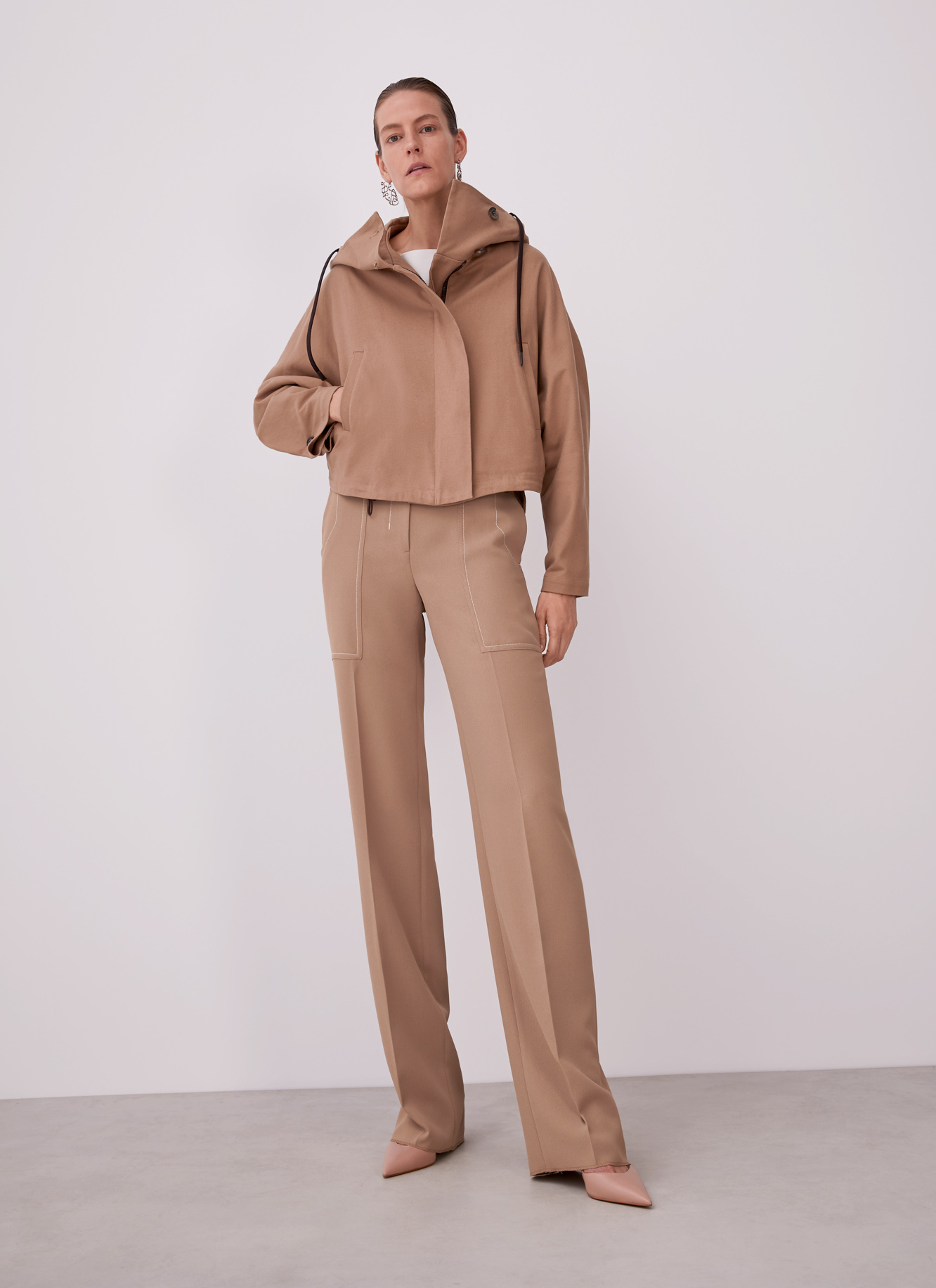 Cazadora corta oversize con capucha image number 5