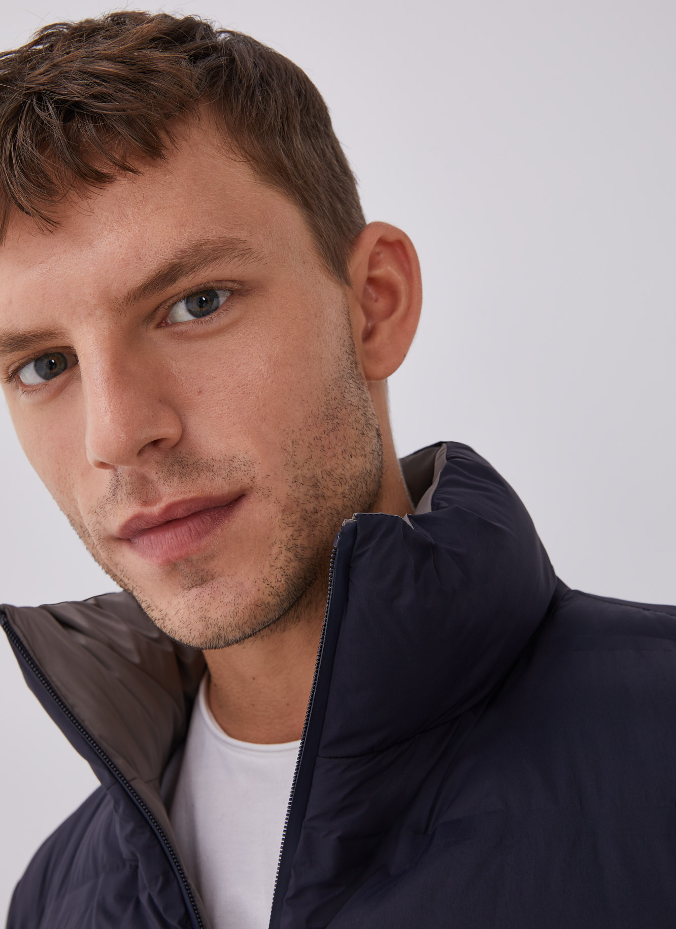 Nylon padded jacket image number 2