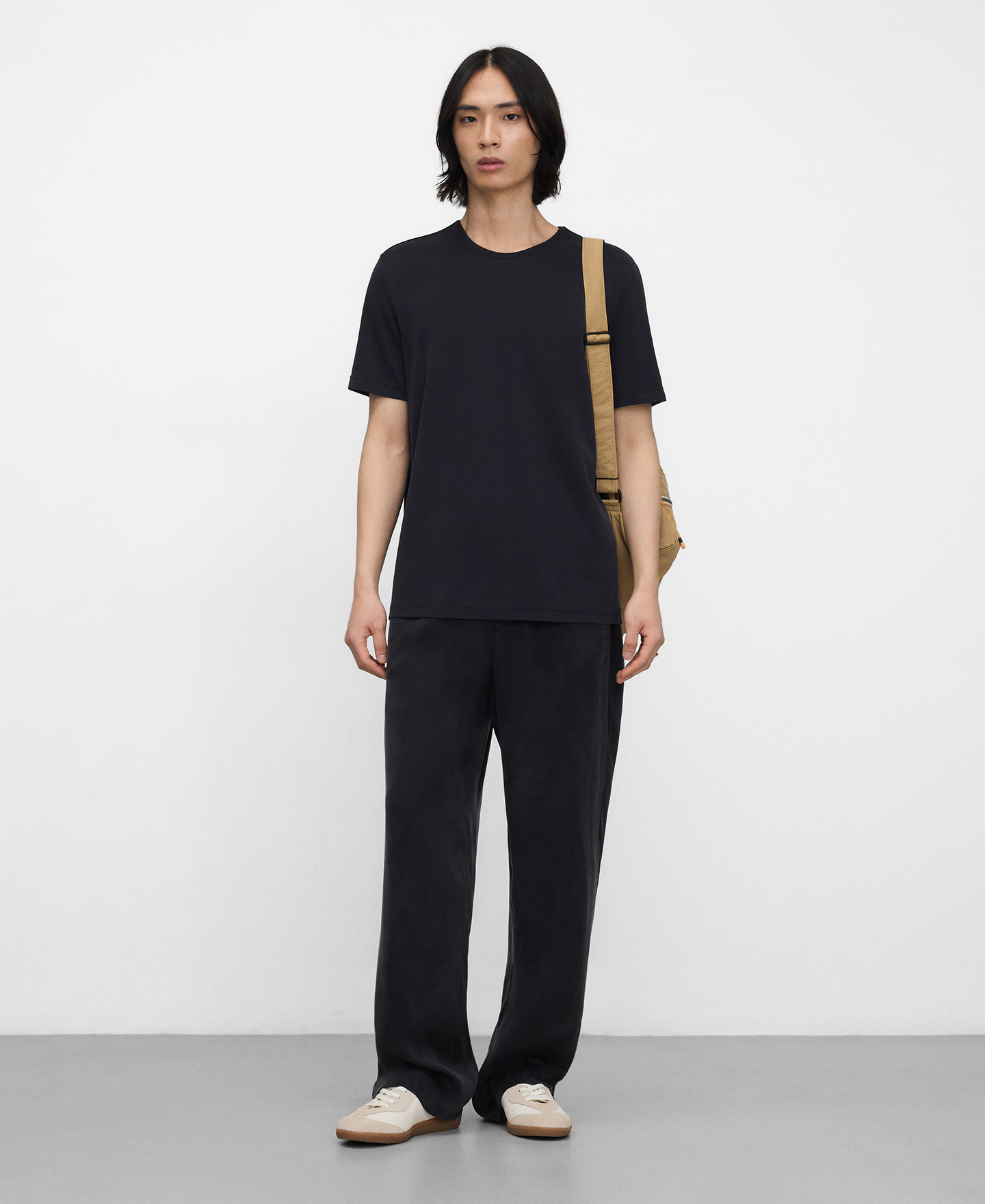 Camiseta cuello caja modal image number 1